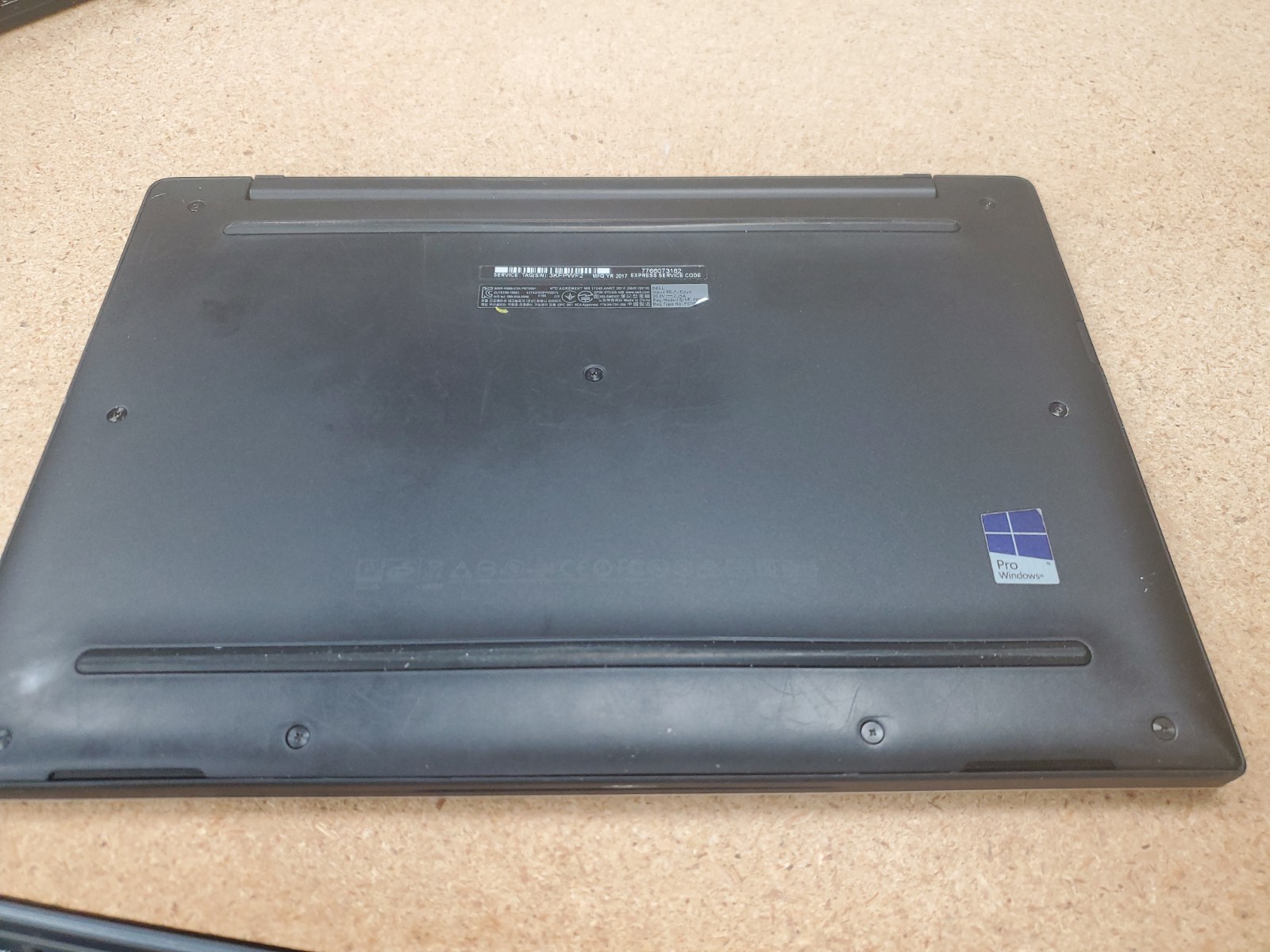 14″ Dell Latitude 7370 Laptop m7-6y75 16GB RAM 500GB SSD Win 11 Pro 060126-3
