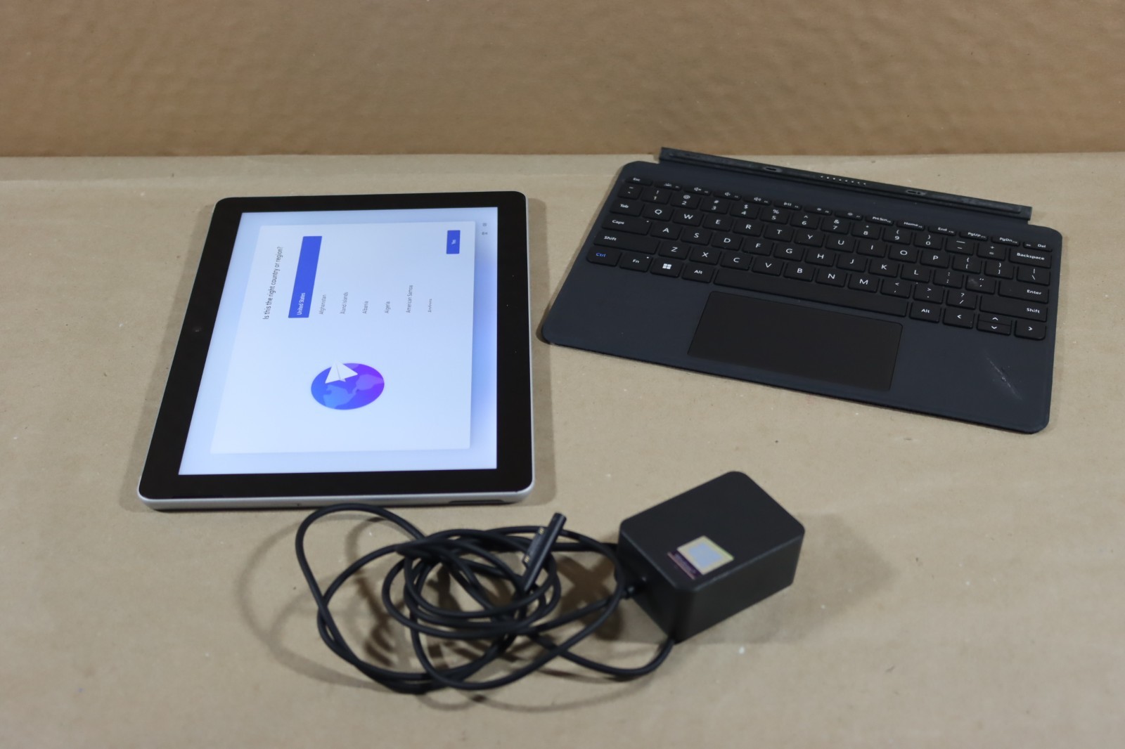 Microsoft Surface Go LTE 1825 10.5″ 8GB RAM 128GB SSD Cellular + Wifi