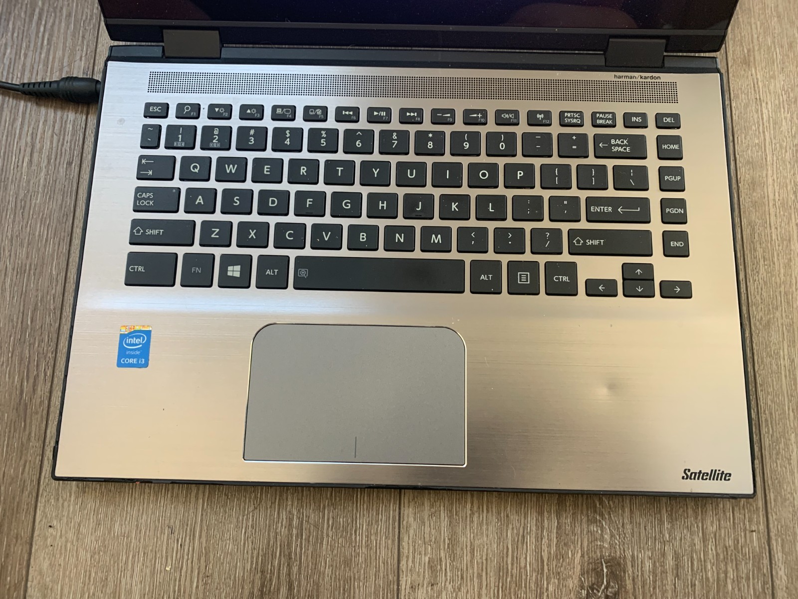 Toshiba Satellite E45W-C4200X 14″ Intel Core i3-5015U 2.1GHz 4GB RAM 500GB Win10