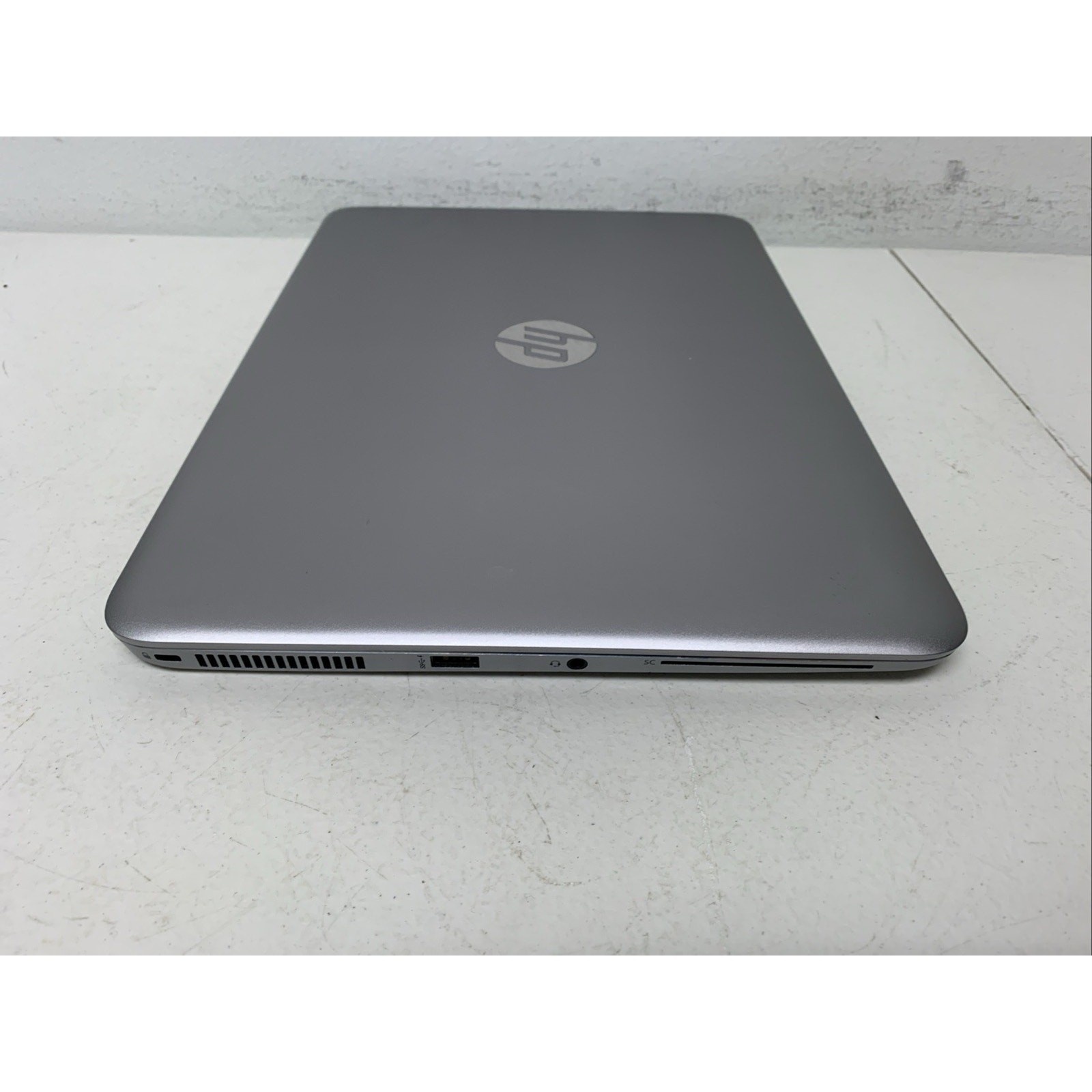 HP EliteBook Folio 1040 G3 14″ Intel i5-6300U 2.4GHz 16GB 256GB Win 11