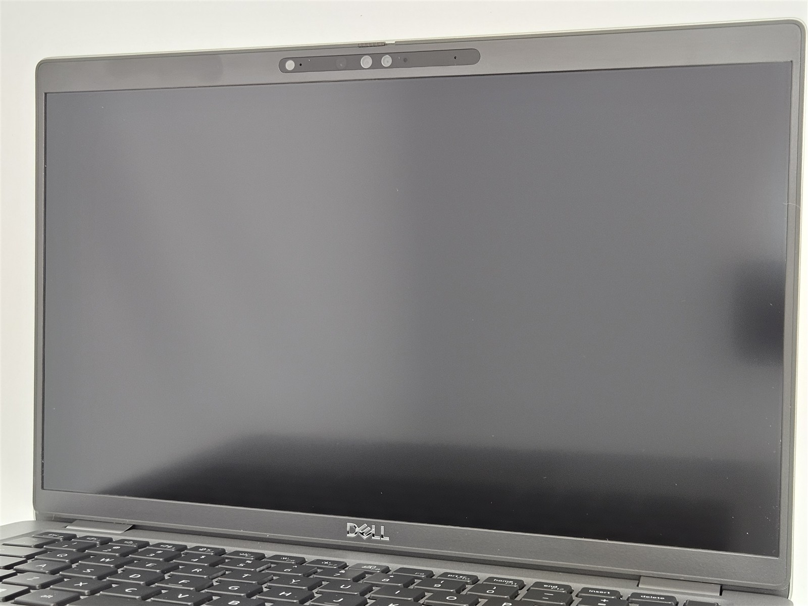 Dell Latitude 5431 i7-1270P 16GB 256GB SSD 14″ HDMI Thunderbolt 4 P137G