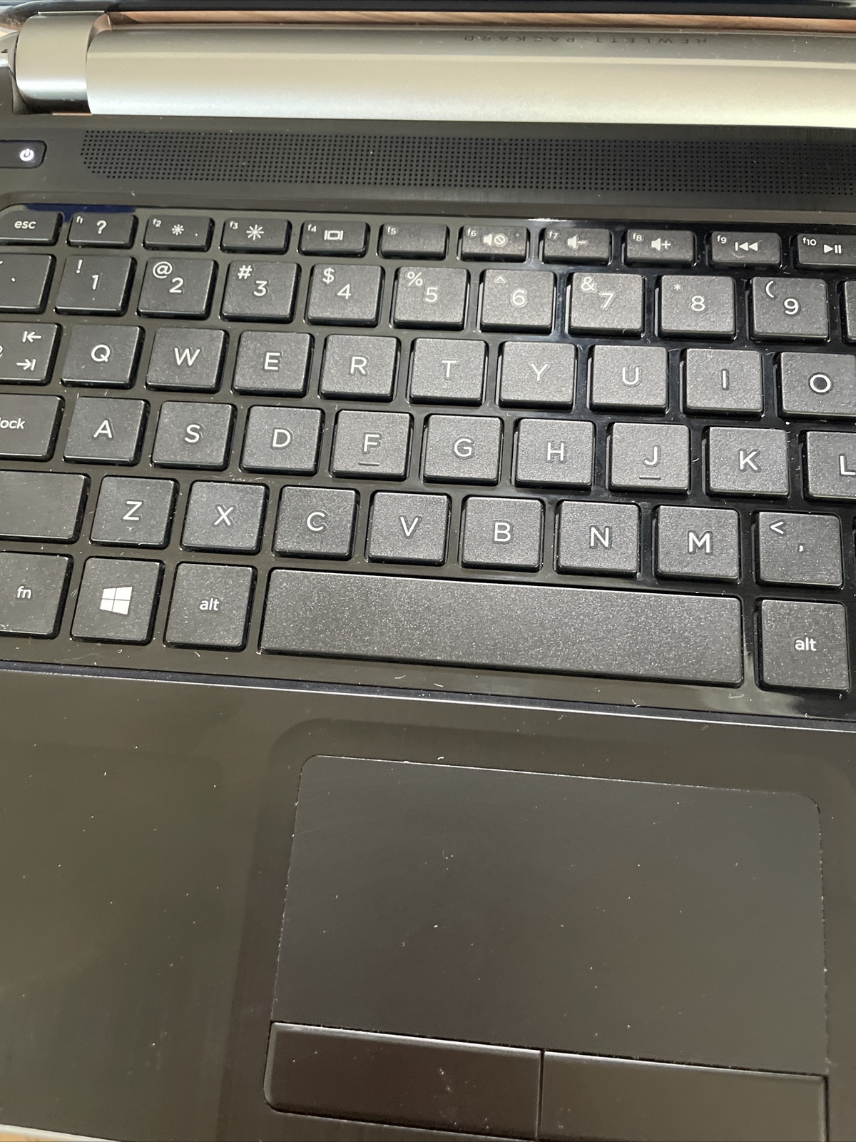 HP Pavilion TS AMD A4-1250 APU @1.0 GHz, 4 GB RAM, 500GB HDD, Touch, WIN 8.1