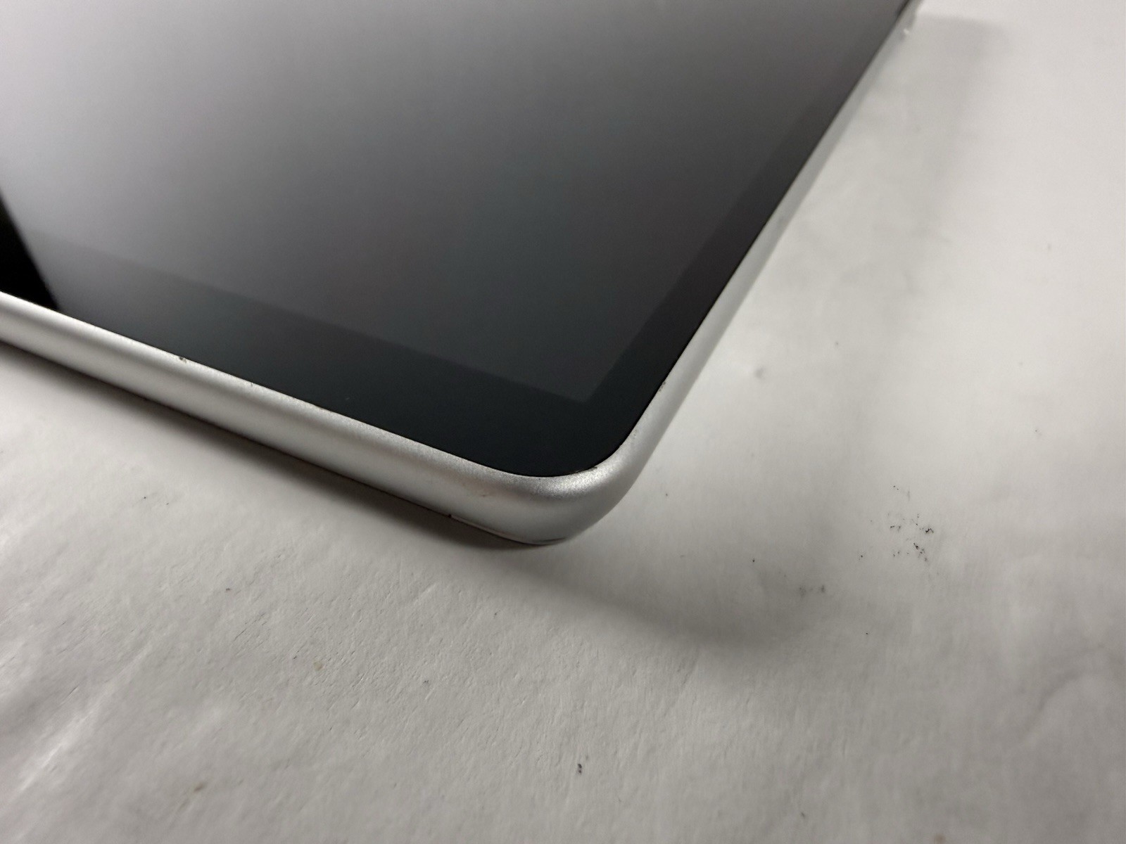 Microsoft Surface Pro 8 (1982) i5-1145G7 – 16GB RAM – 256GB 120Hz – Win 11 Pro