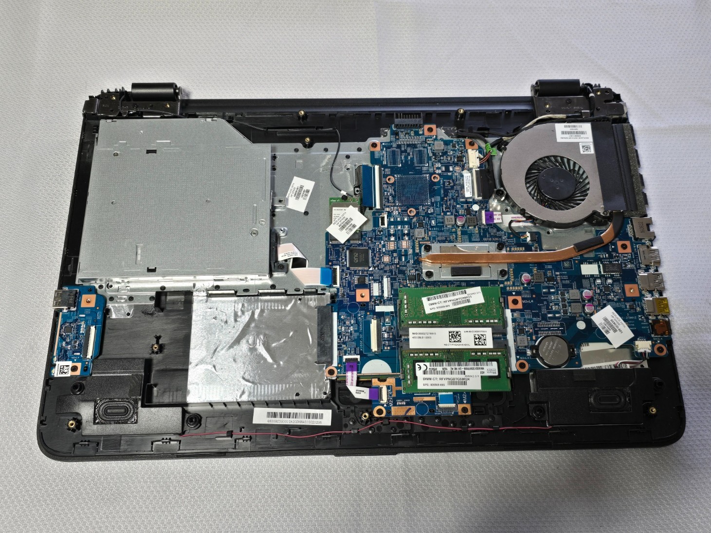 HP 17-X115DX Laptop – Intel i7 /8GB Ram/ Boots To Bios