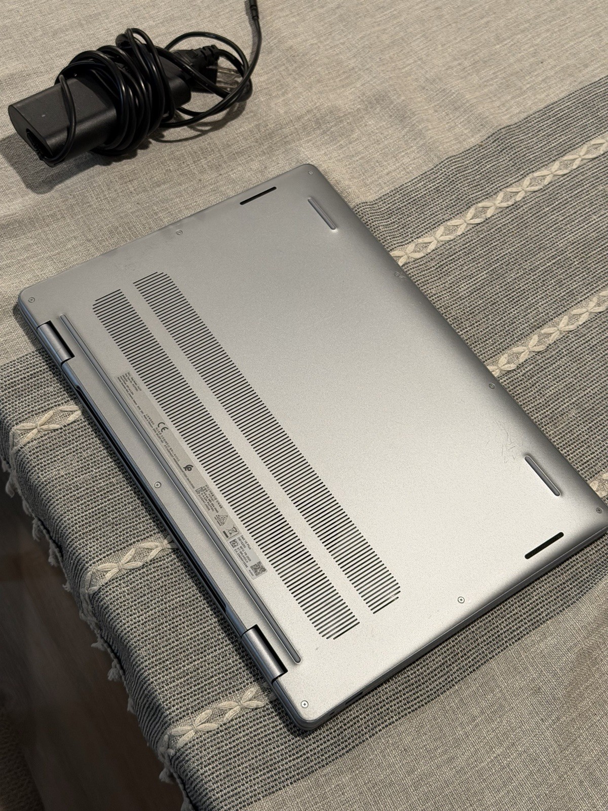 Dell 16 Plus DB16250 120Hz QHD+ 3.3 GHz Ultra 9 288V 32GB 2TB SSD Excellent