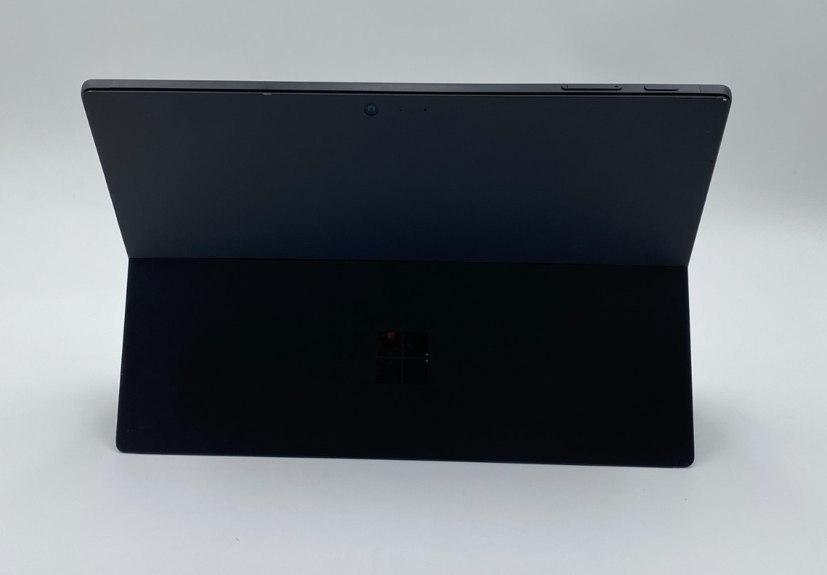 Microsoft Surface Pro 6 1796 i5-8350U 1.7GHz 256GB SSD 8GB DDR3 BLACK C/DOT/READ