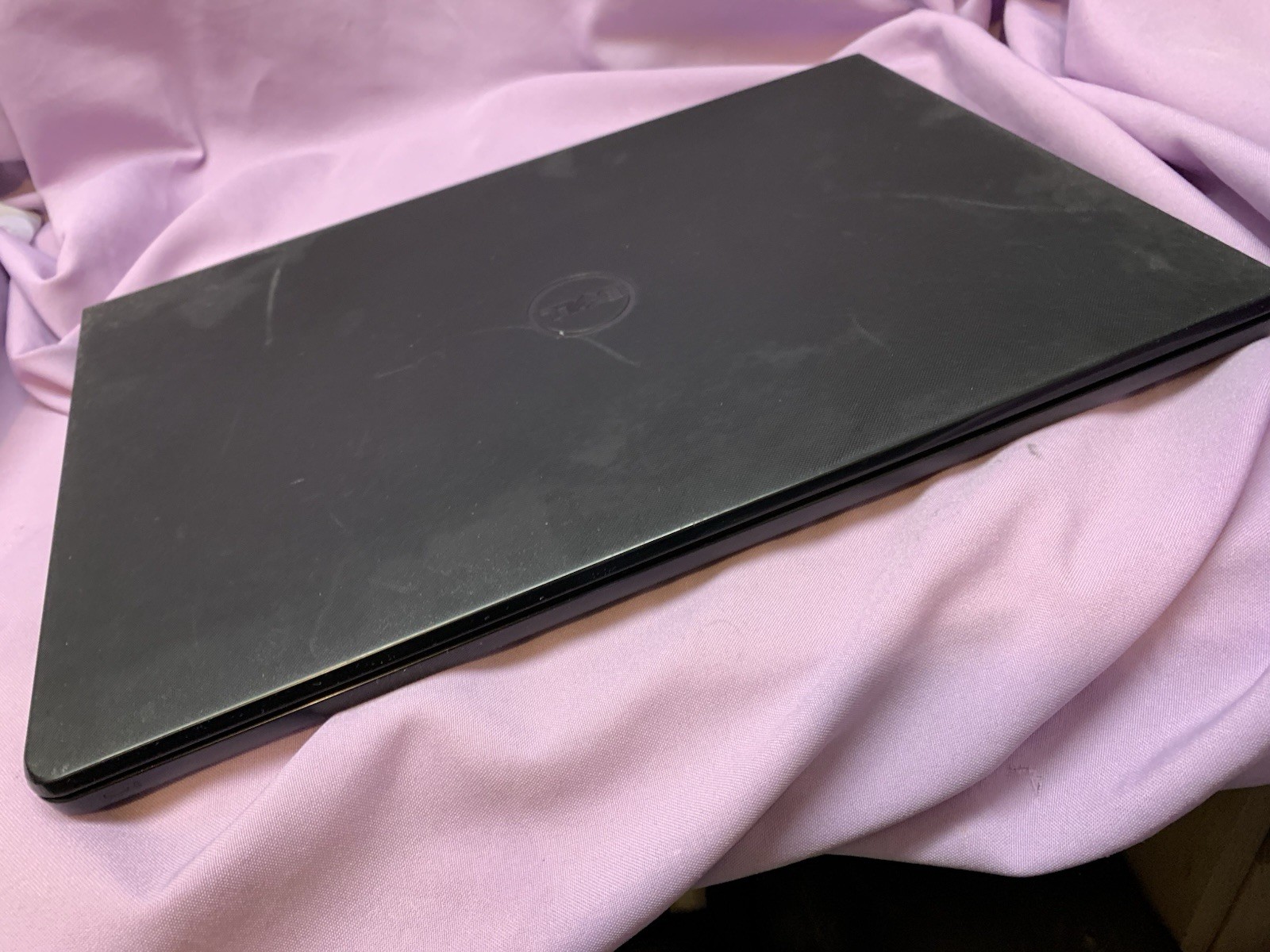Dell Inspiron 15 P47F 15.6″ Laptop. Read Description