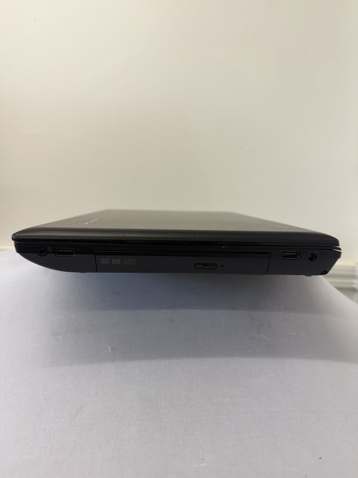 Lenovo Ideapad N580-20182 Laptop – Good Screen – Intel Pentium B960 – Read Des