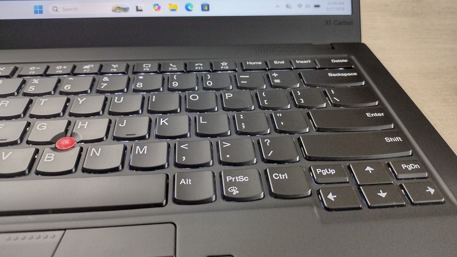 Cheap! Lenovo ThinkPad X1 Carbon Gen 8 14″ Laptop i7-10510 16GB 256GB Backlit