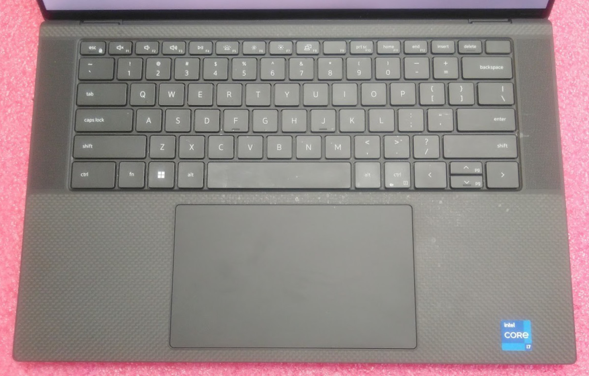 Dell XPS 15 9520 – i7-12700H 14-Core – 1TB NVMe- 24GB DDR5 – NVIDIA RTX 3050 Ti