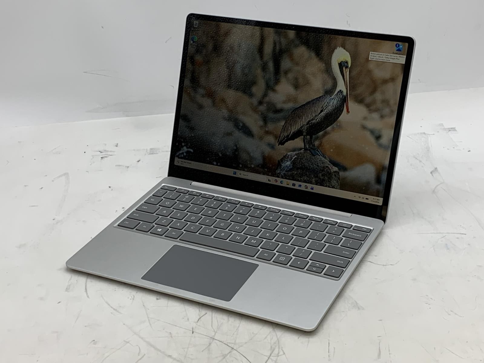 Microsoft Surface Laptop Go 1943 i5-1035G1 128GB SSD 8GB Windows 11 Home S mode