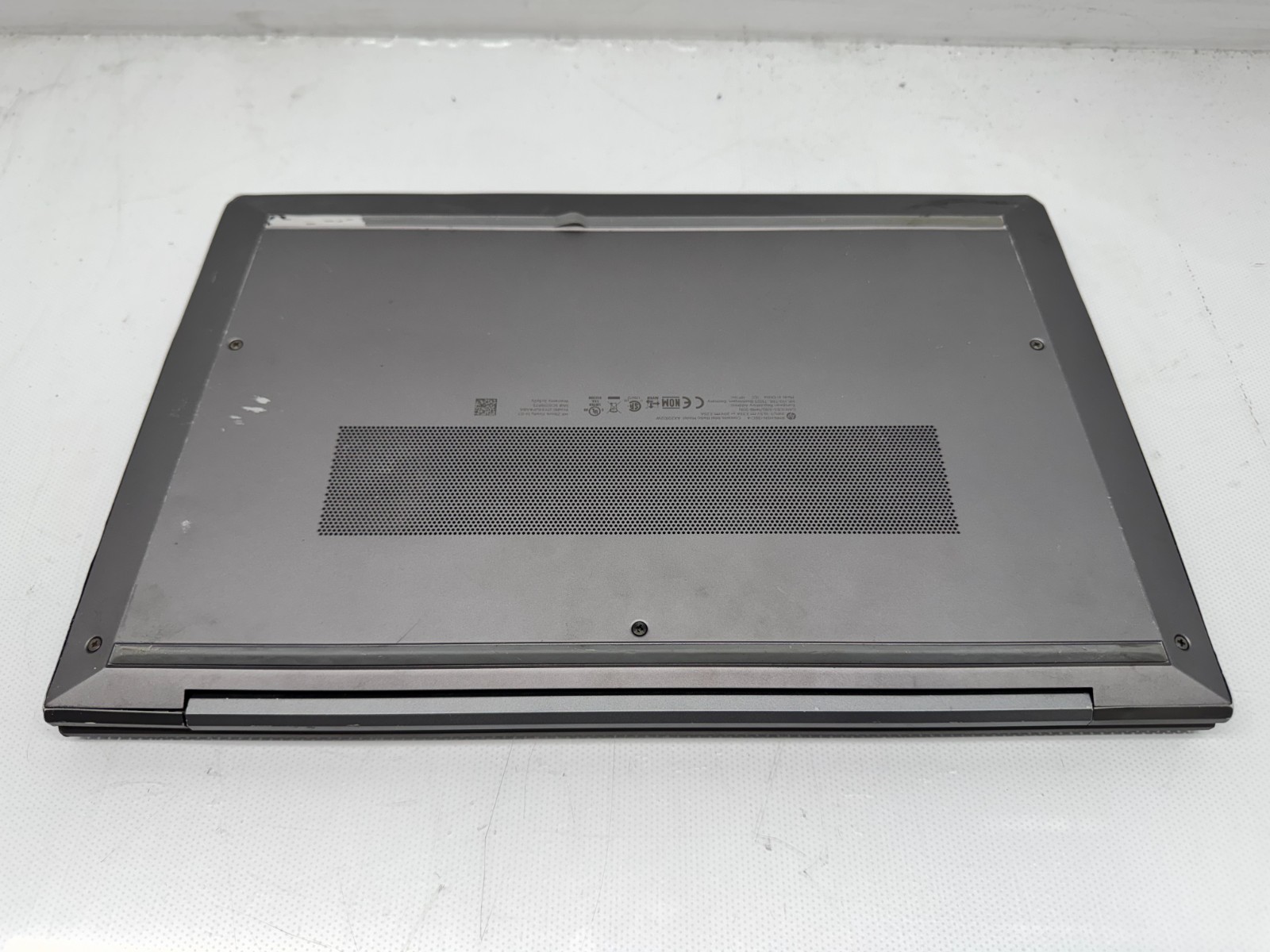 HP Zbook Firefly 14 G7 Intel i7-10610U@1.8GHz 16GB 256GB Quadro P520 *READ*