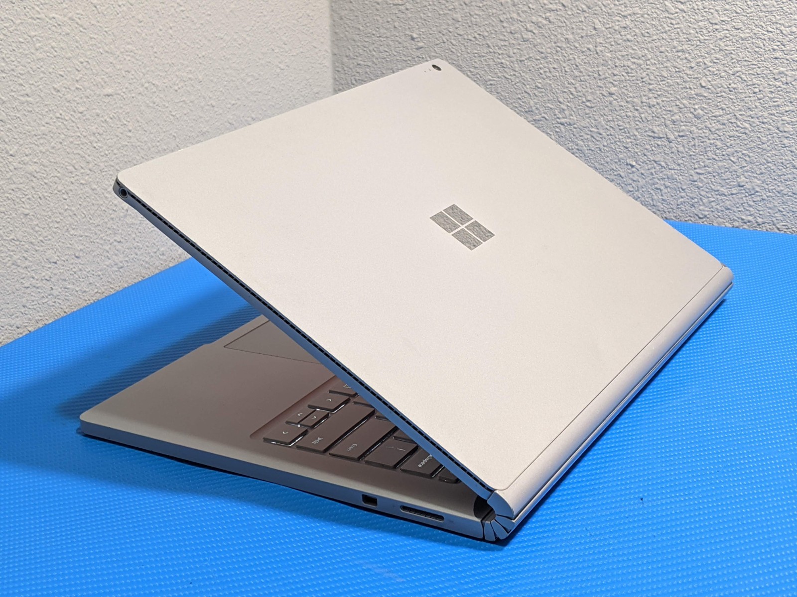 MS Surface Book 2in1 13.5″ 3K TOUCH i7-6600U 2.6GHz 16GB 512GB SSD GTX 965M +PA