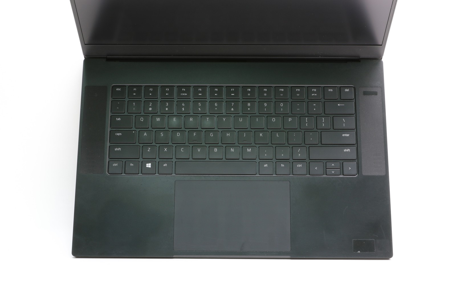 15″ Razer Blade 15 Advanced Model (mid 2021), i7-11800H, 16GB, 1TB SDD, RTX 3070