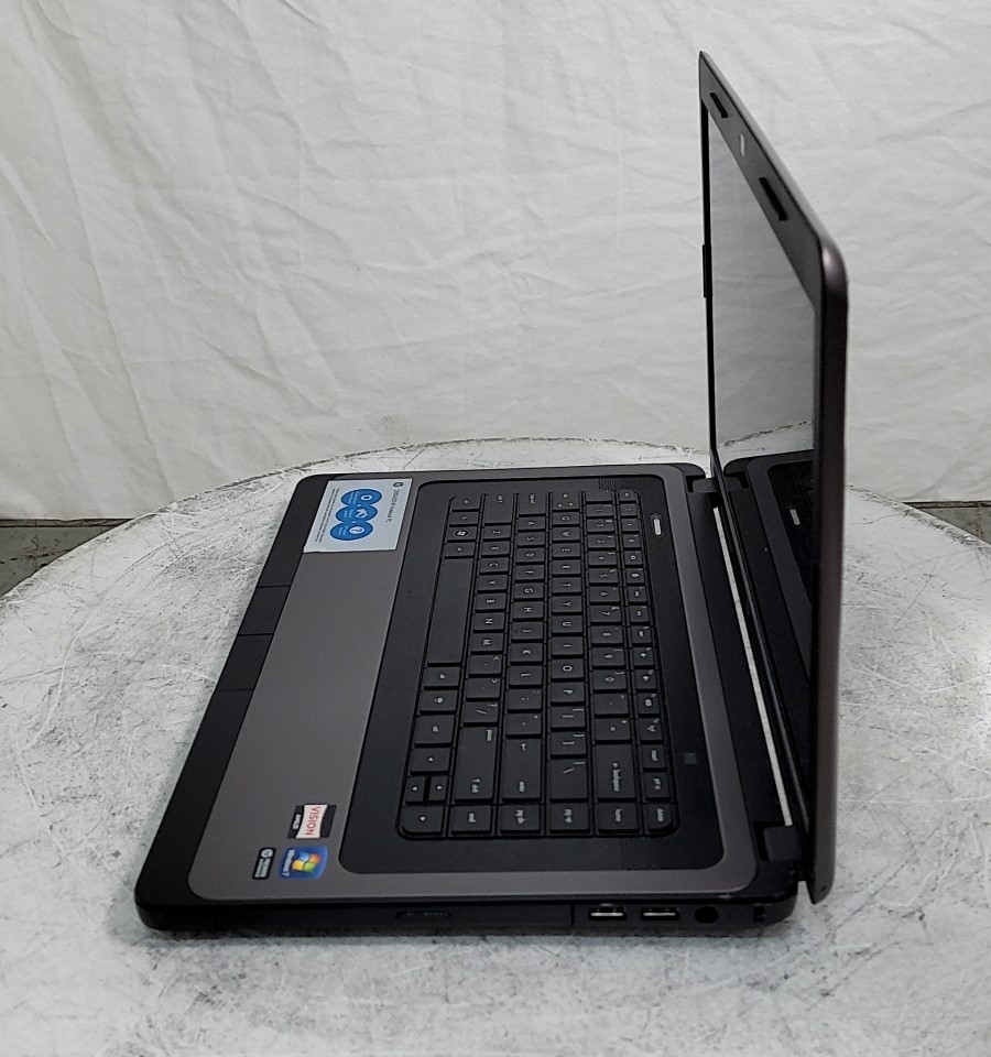 HP 2000-425NR Notebook PC A7A79UA-ABA Laptop AMD E-300 APU 2GB 320GB SEE NOTES