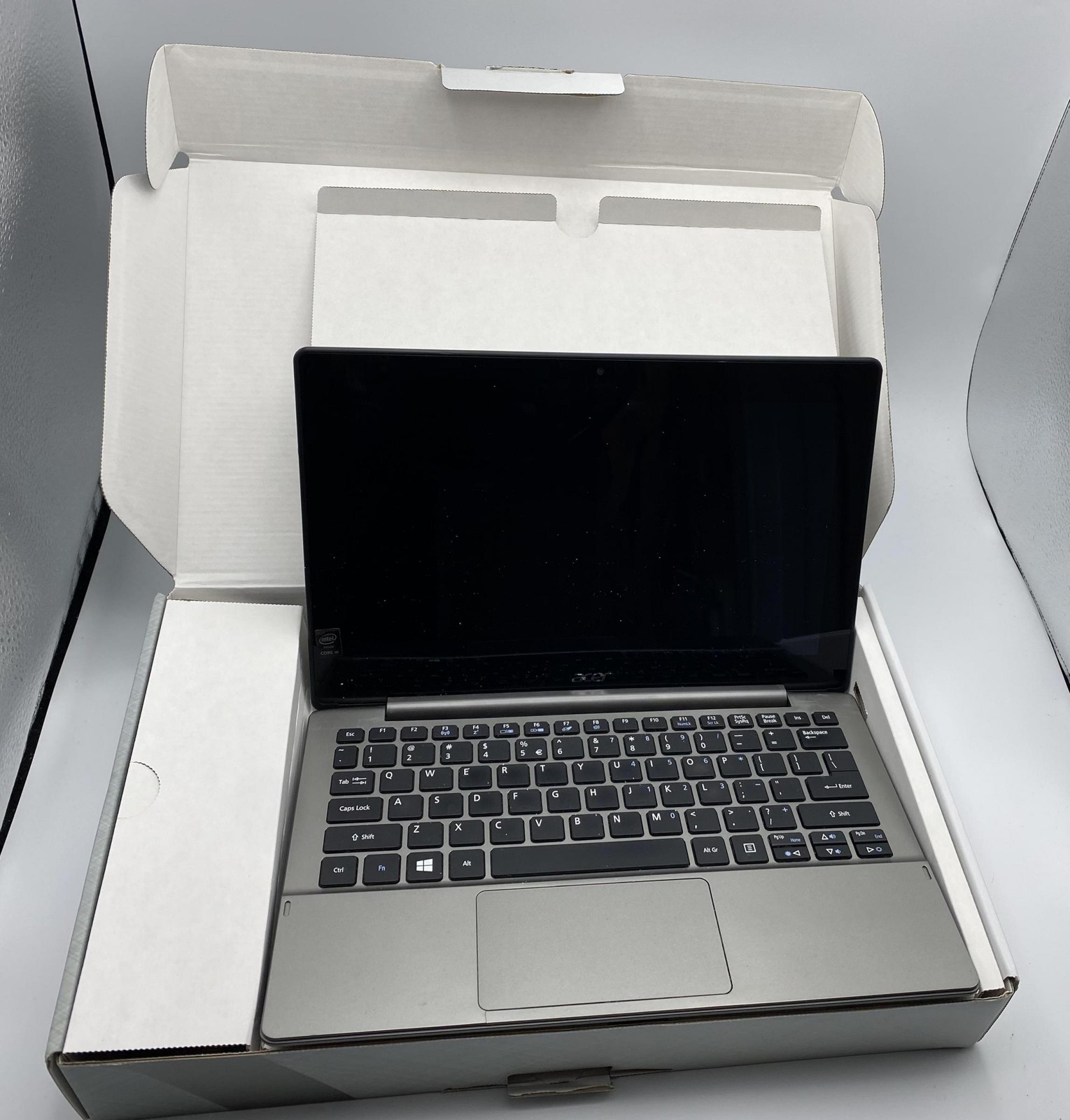 Acer Aspire Switch 11.6″ Intel M 5Y10c 4GB RAM 128GB SSD Win 10 (NT.G74AA.002)