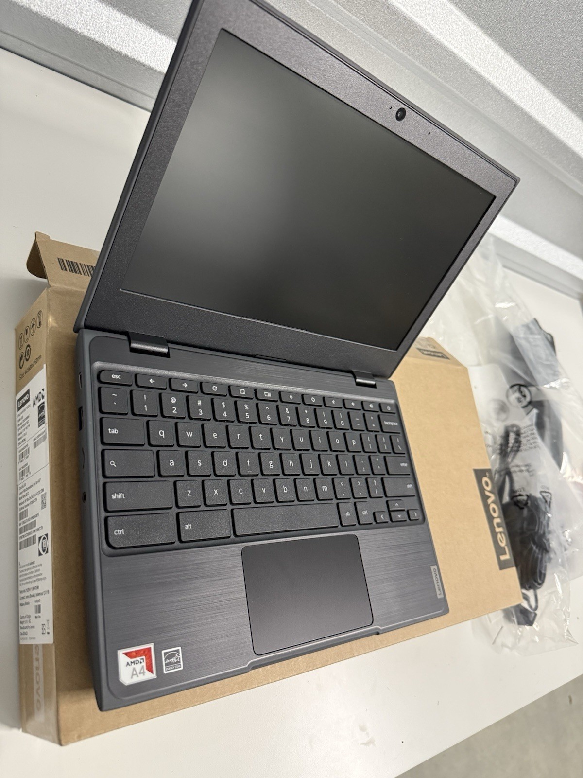 Lenovo 100e Chromebook (2nd Gen) Laptop AMD A4 4Gb 32Gb Bad Battery Read Des..