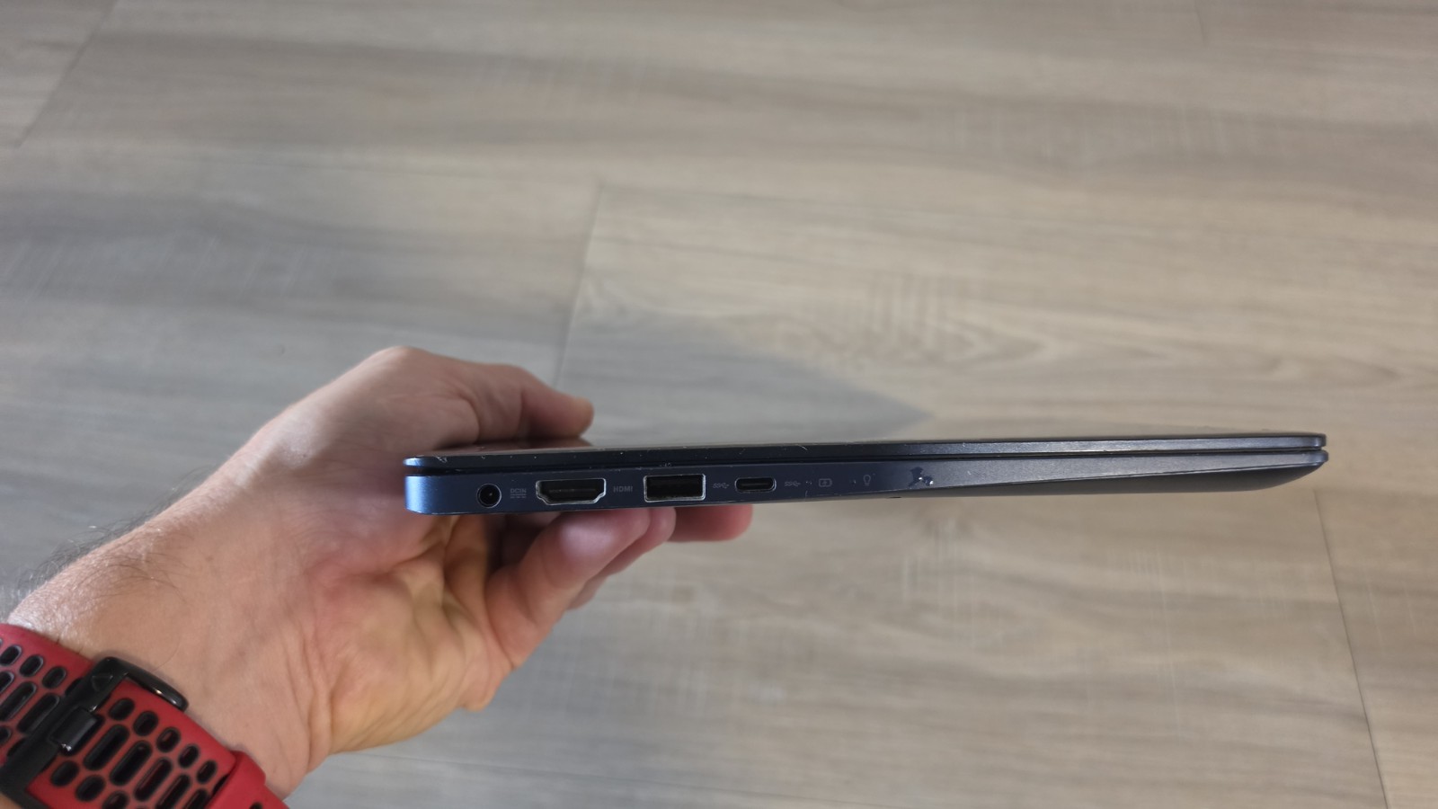 Lapto ASUS UX331U
