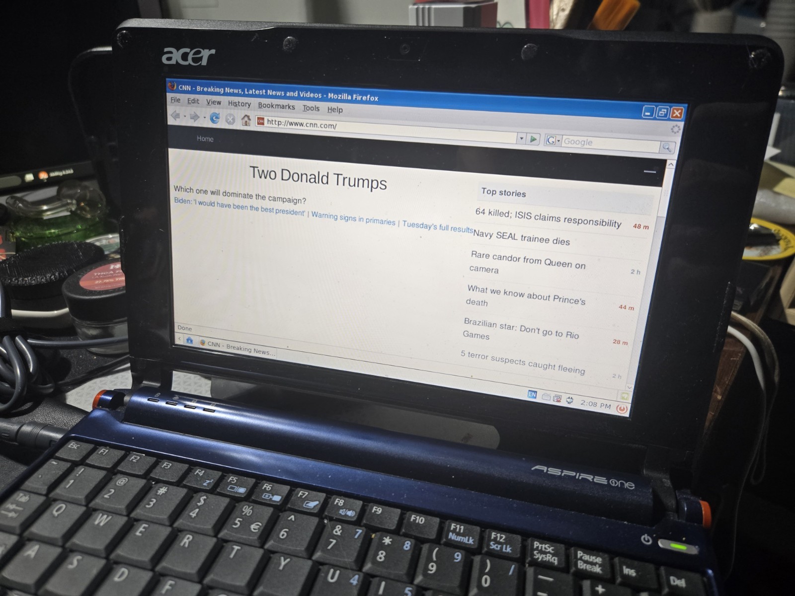 Acer Aspire One ZG5 Netbook Blue W/ Case No Power Dead Battery READ