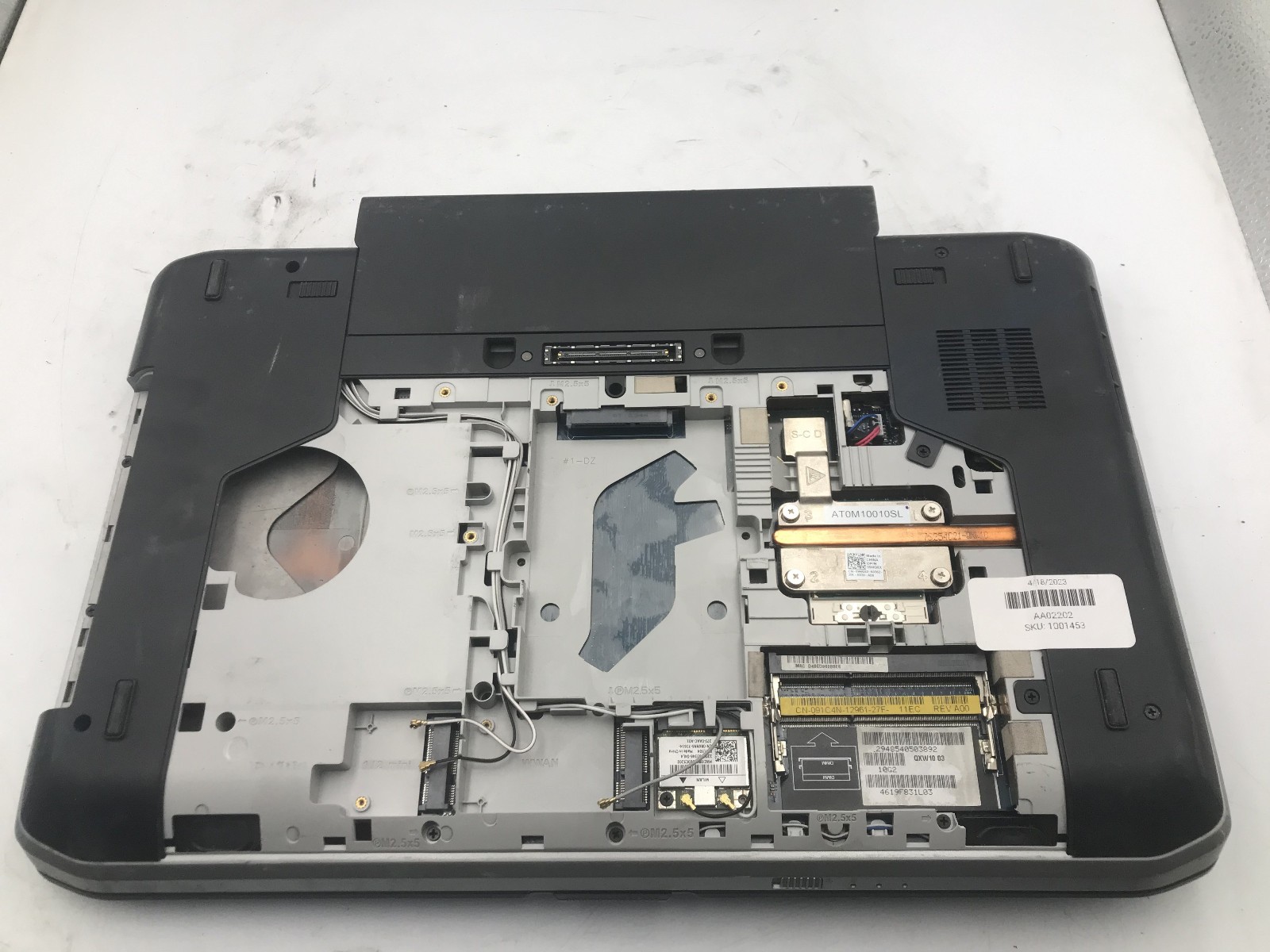 DELL LATITUDE E5530 – BOOTS TO BIOS – INTEL I3 3360M – NO RAM – 15″ – READ – BB!
