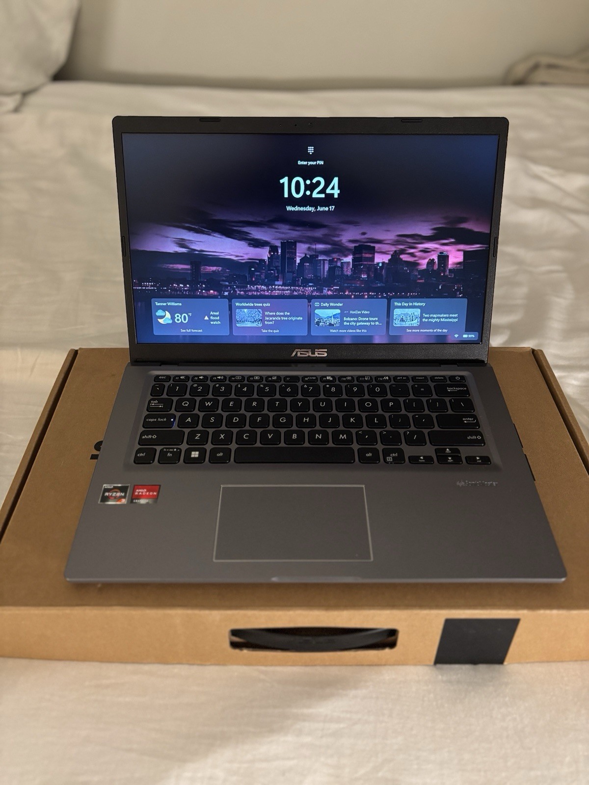 ASUS VivoBook 14″ Laptop Ryzen 3 8GB RAM 128GB SSD Windows 11 Gray M415D