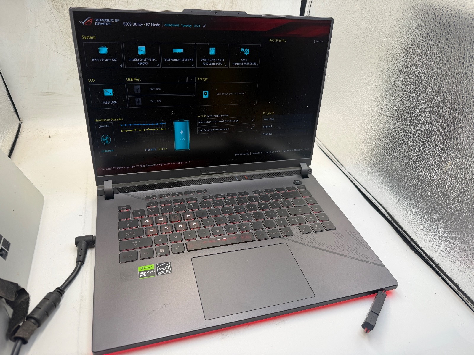 ASUS ROG Strix G16 Laptop i9-14900HX Notebook G614JVR-ES94 BOOTS TO BIOS AS-IS