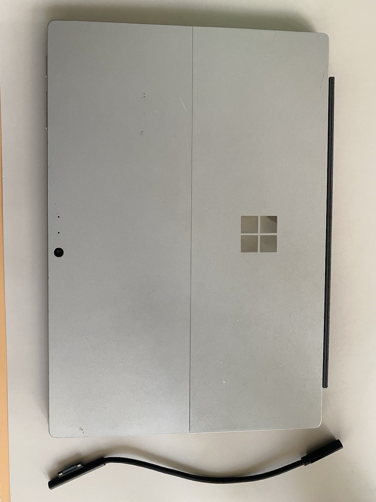 Microsoft Surface Pro 6 1796 Core i5-8250U 1.70GHz 8GB 256GB Keyboard Win 11