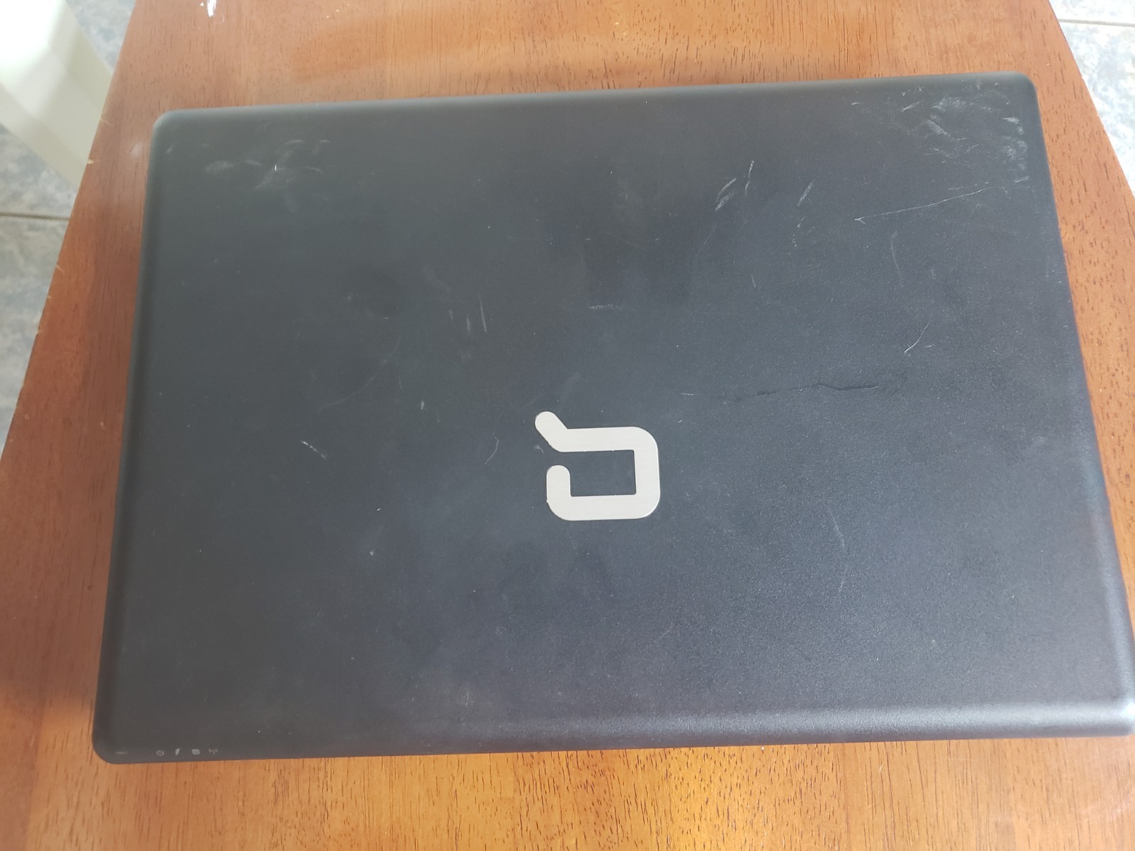 Compaq Presario C700 Intel Celeron AS IS FOR PARTS Good Screen, Kb, Chassi, Etc
