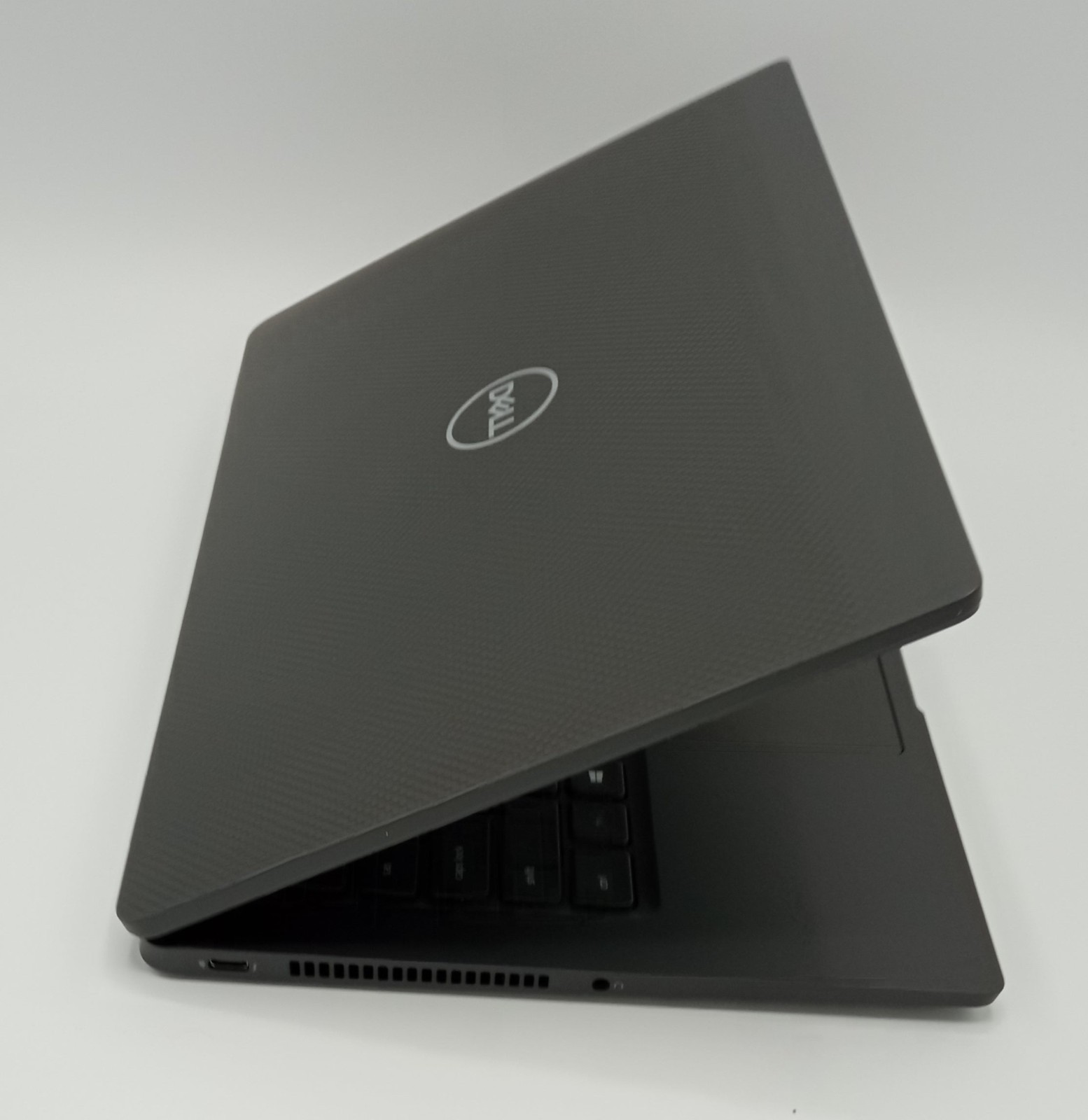Dell Latitude 7420 14″×i5-1135G7×2.40GHz ×16GB×256GB/NVMe ×W11P×Backlit×Grade B