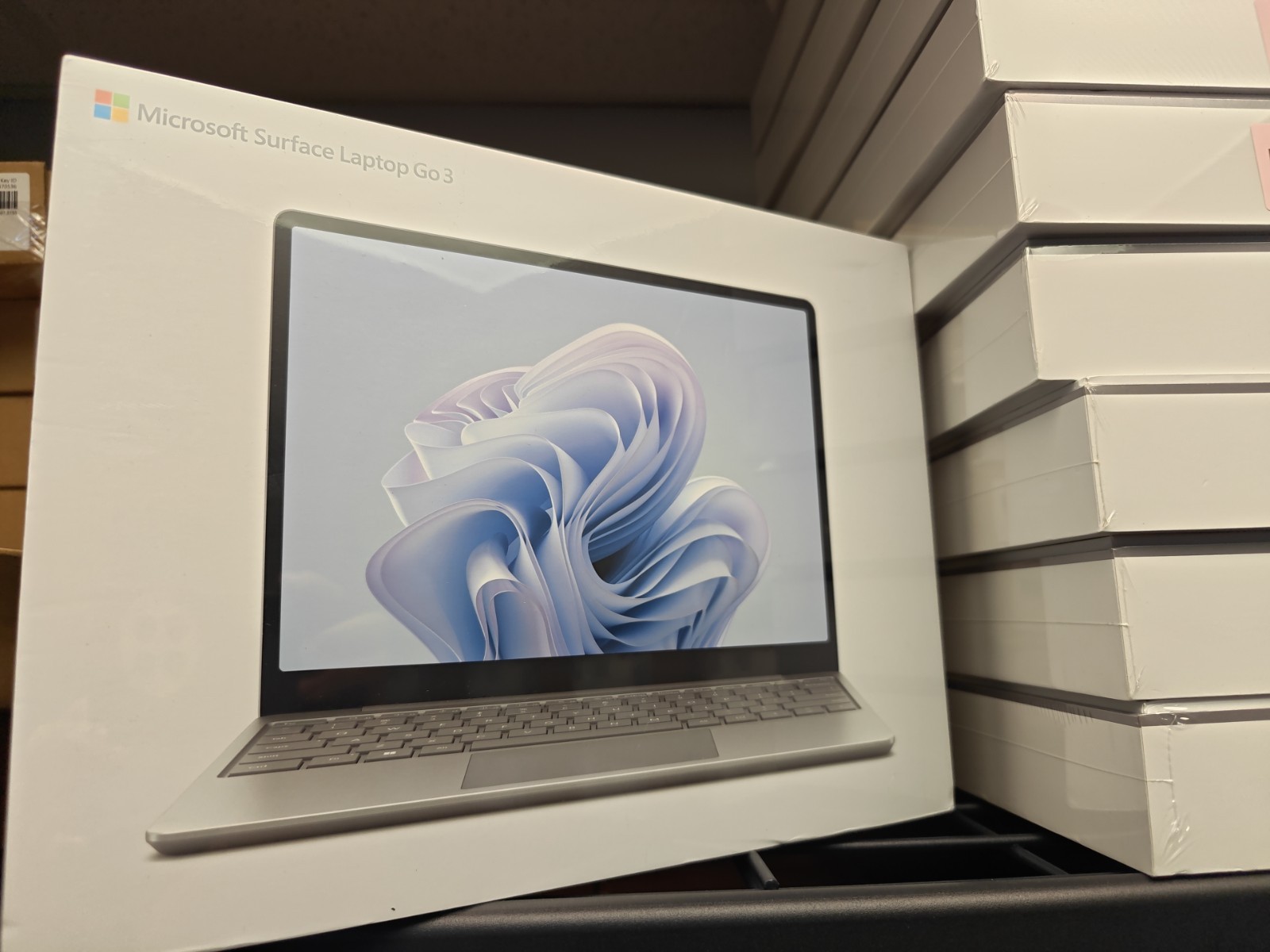Microsoft Surface Laptop Go 3 12.4″ (256GB SSD, Intel Core i5 12th Gen., 4.40