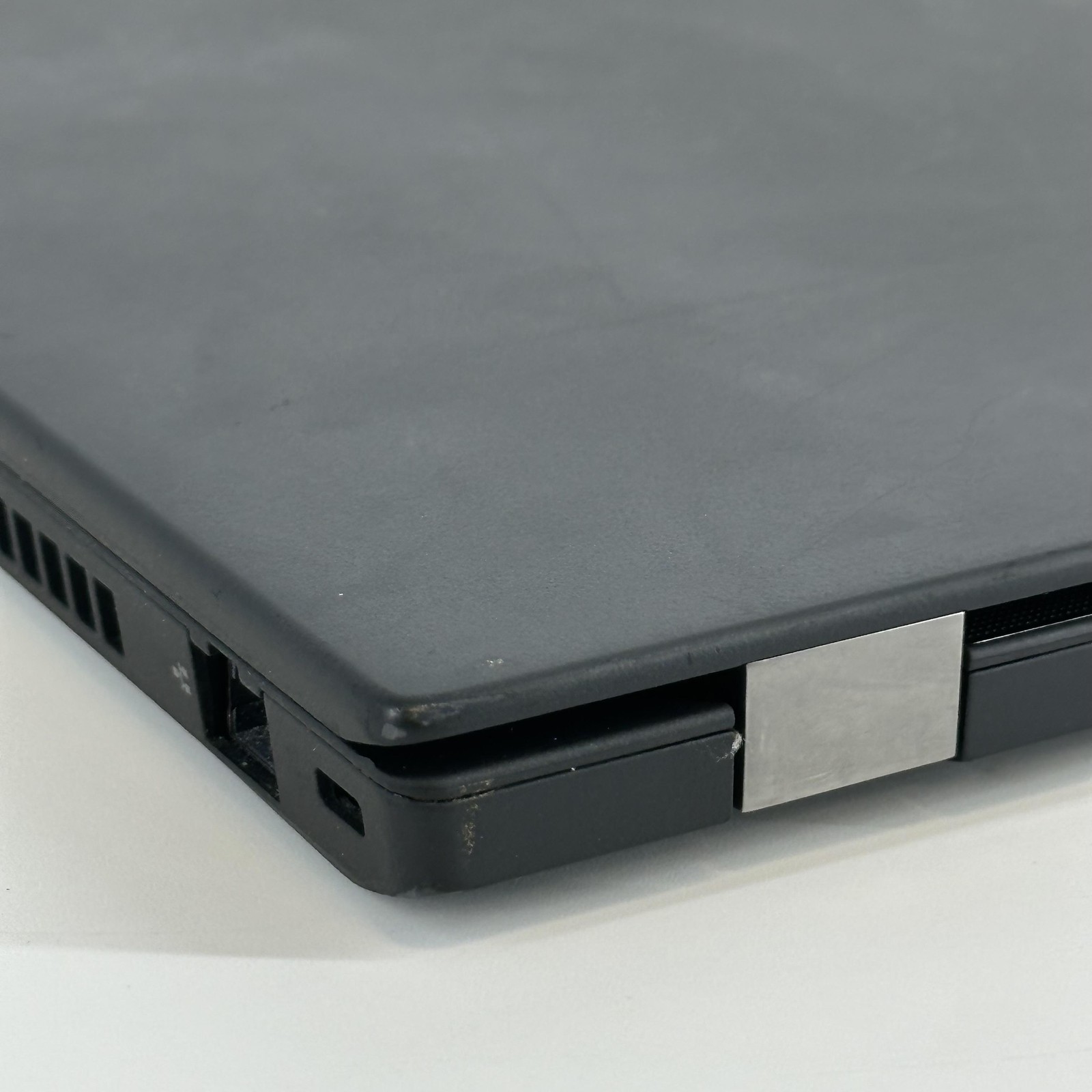 Lenovo ThinkPad P15s Gen 2 FHD i7-1165G7 32GB 512GB SSD Quadro T500 WHITE SPOTS