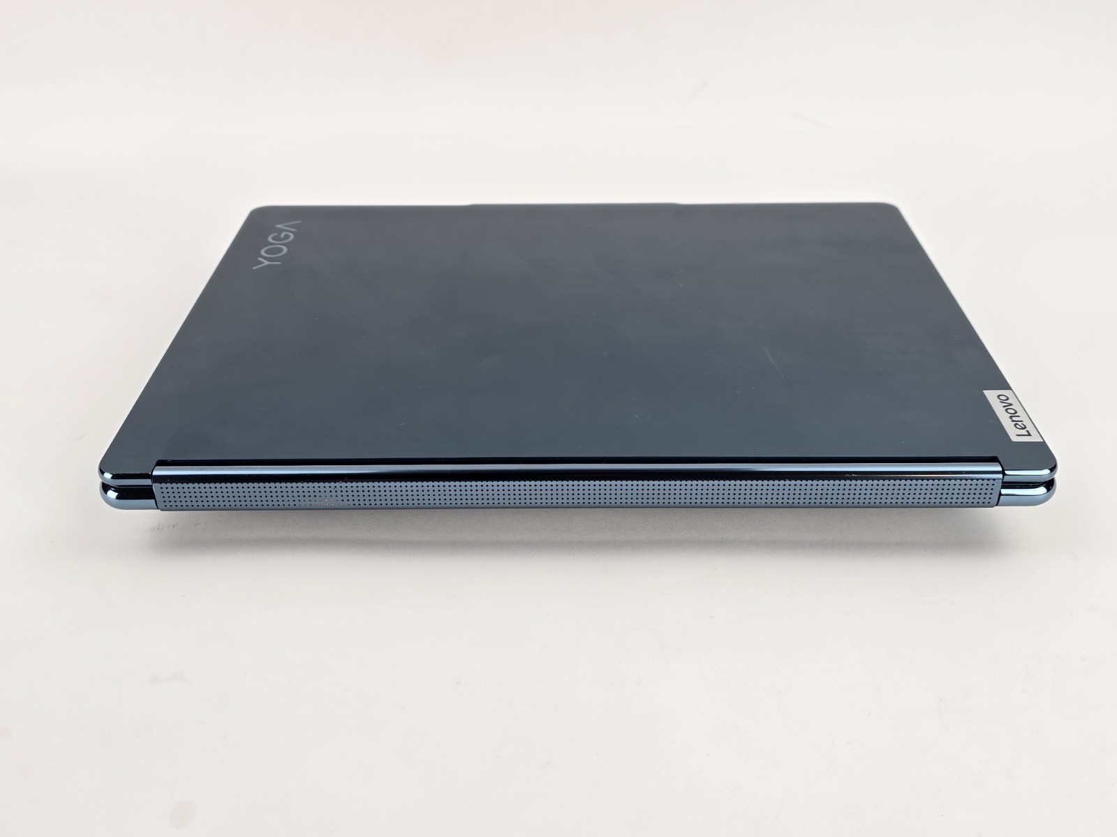 Lenovo Yoga Book 9i Dual 13.3″ 2.8K OLED Ultra 7 155U 16GB 1TB – Used