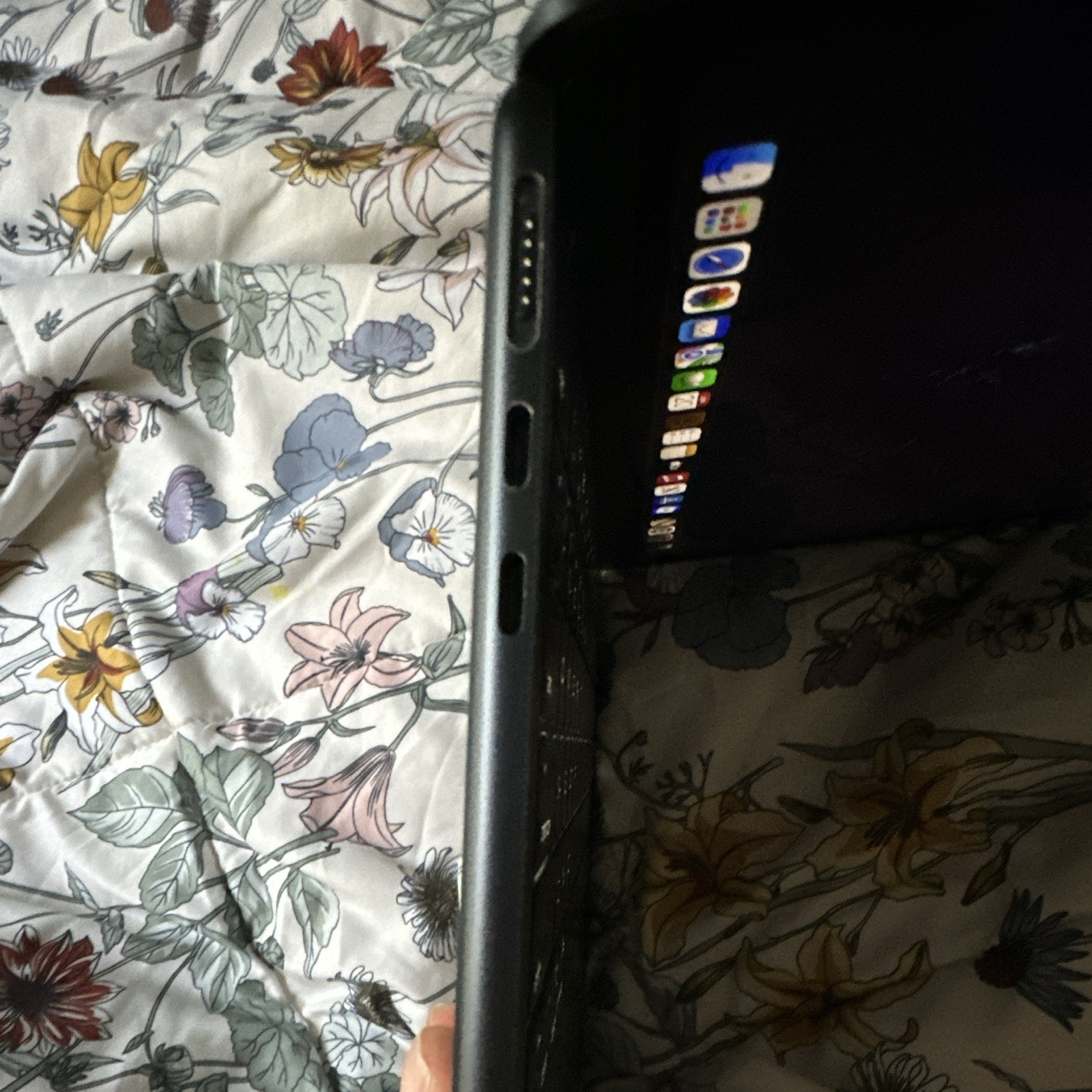 2022 Apple MacBook Air M2, 8GB/256GB 13.6 inch color midnight blue