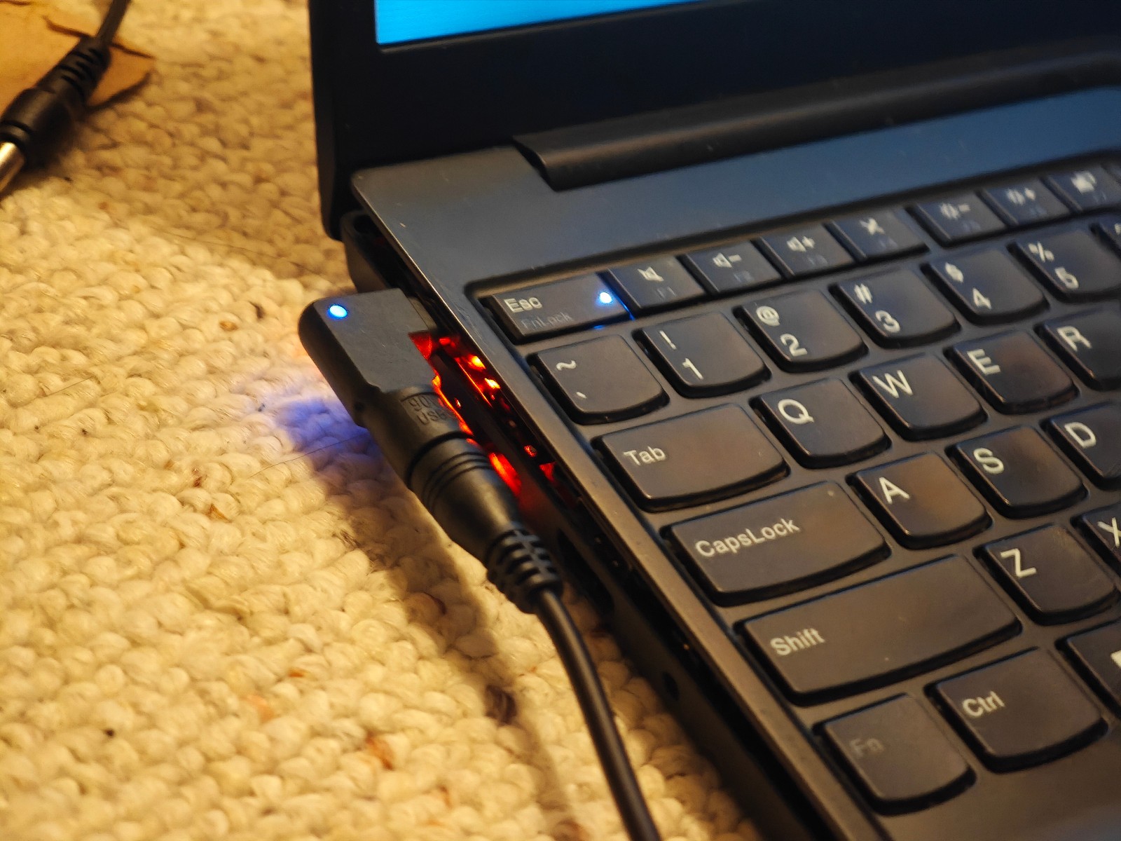 Lenovo ThinkPad E15 Gen 4; NO SSD, 4GB RAM, AMD Ryzen 3 5000; BROKEN SCREEN
