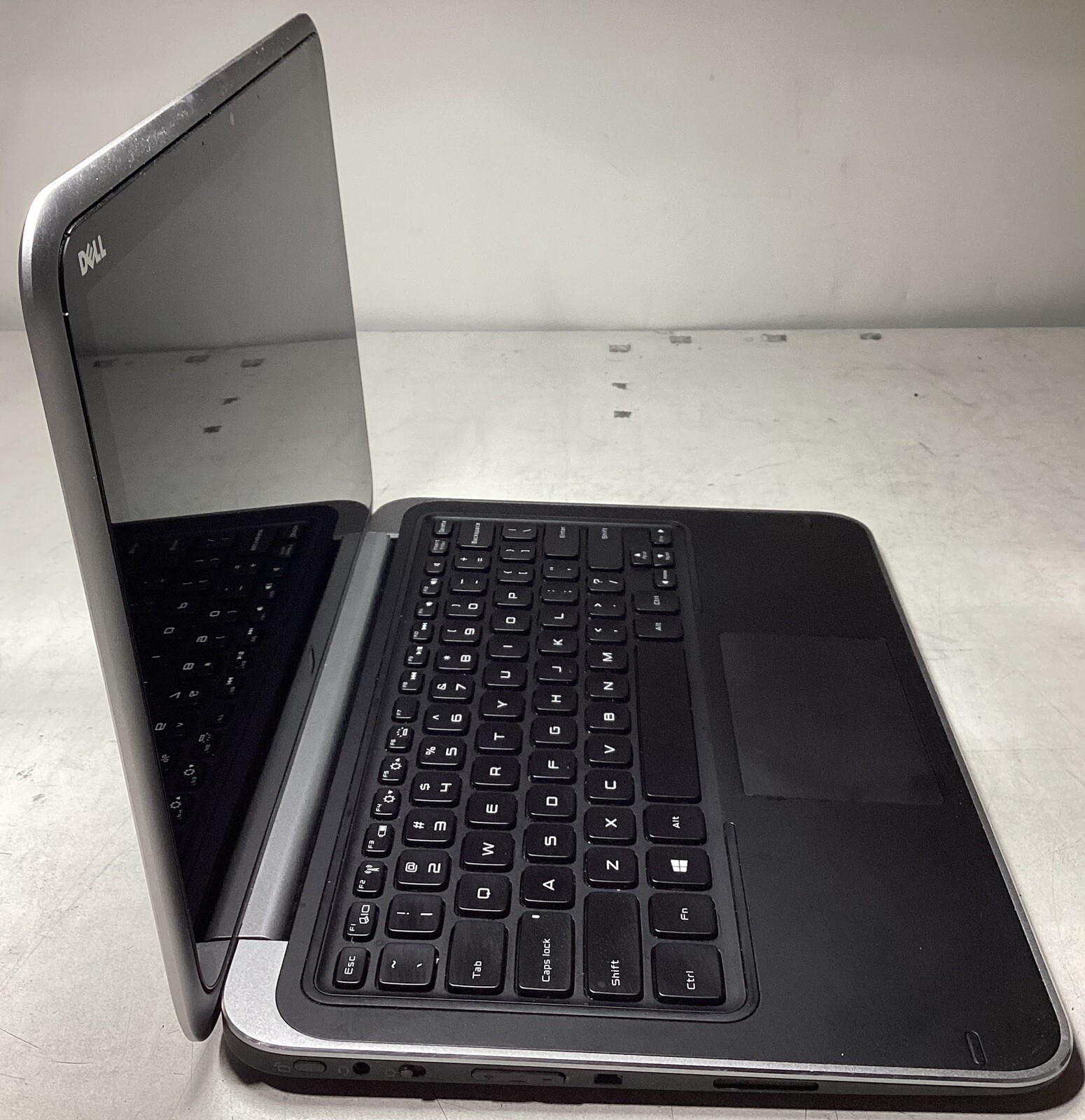 Dell XPS Intel i5-4200U @ 1.60GHZ 4GB RAM 128GB SSD *BAD DISPLAY/SEE PICS*