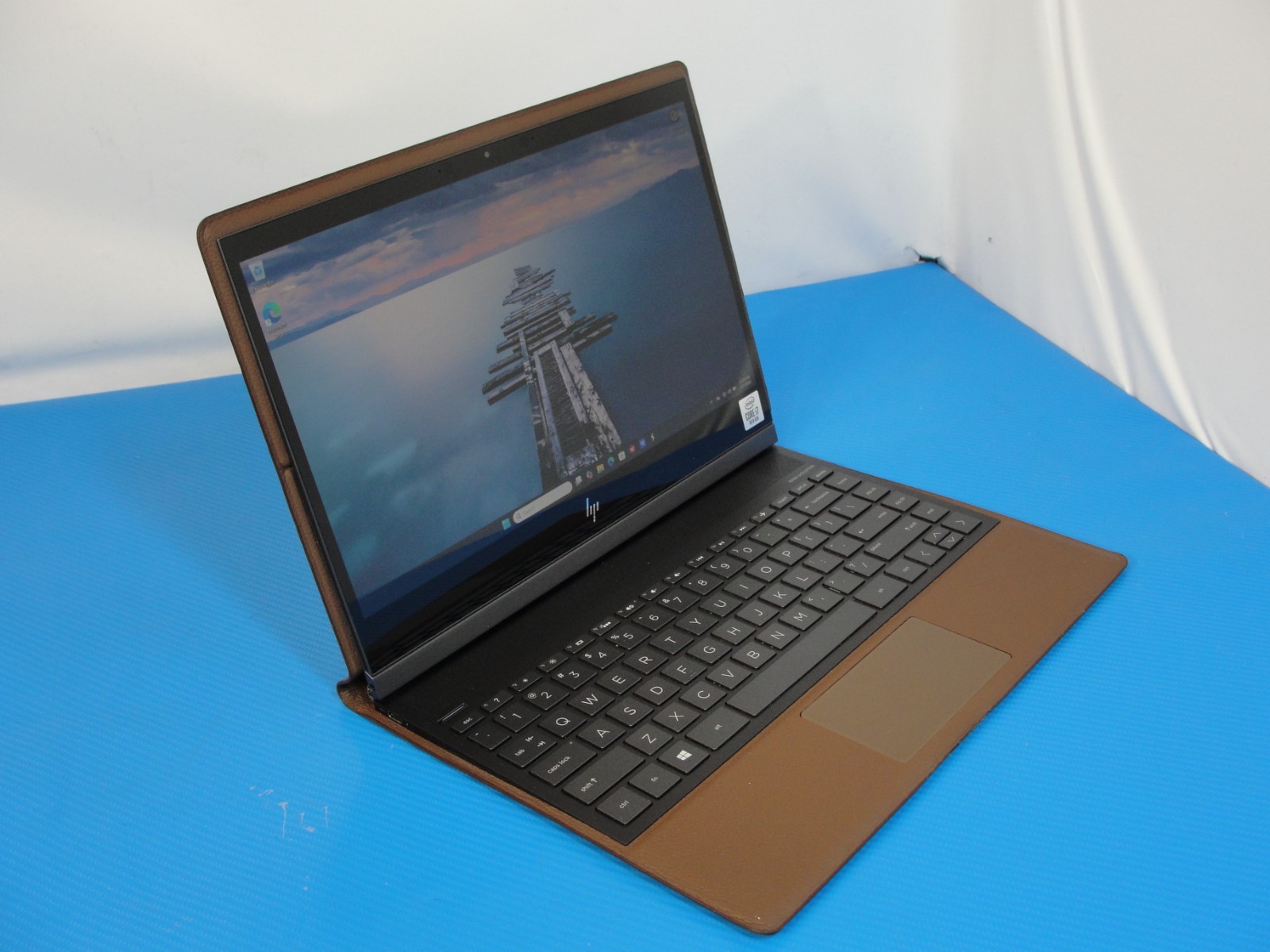 HP Spectre Folio X360 2-in-1 i7-10510Y 16GB 256GB 13.3″ FHD Touch Laptop /READ