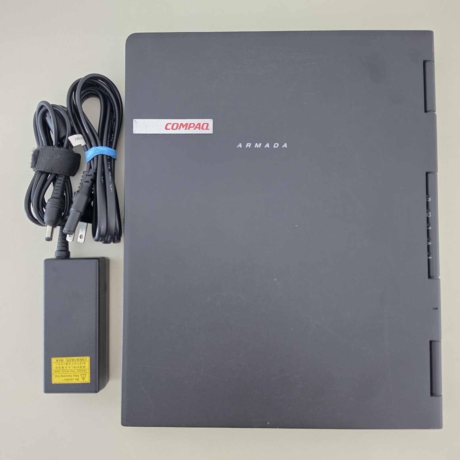 13.3″ Vintage COMPAQ ARMADA M700 Laptop – Intel Pentium III – 384MB RAM 10GB HDD