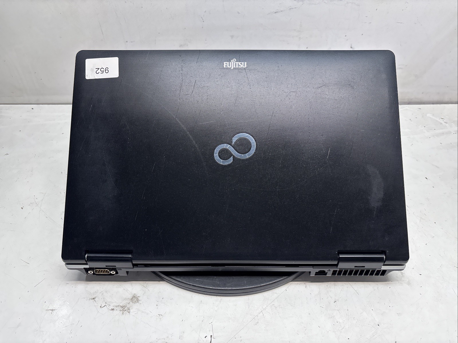 Fujitsu LifeBook E751 Intel i5-2520M 2.5GHz 4 GB NO HDD No Batt