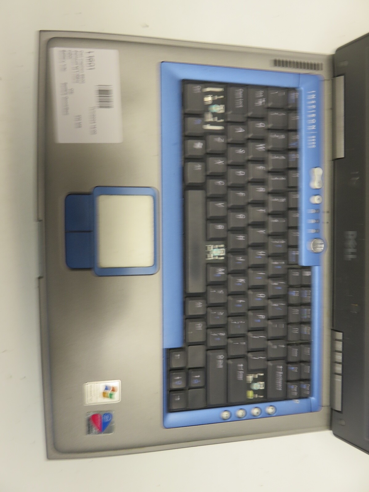 Dell Inspiron 8600 Pentium M 1.7GHz 512 MB NO HDD No Batt