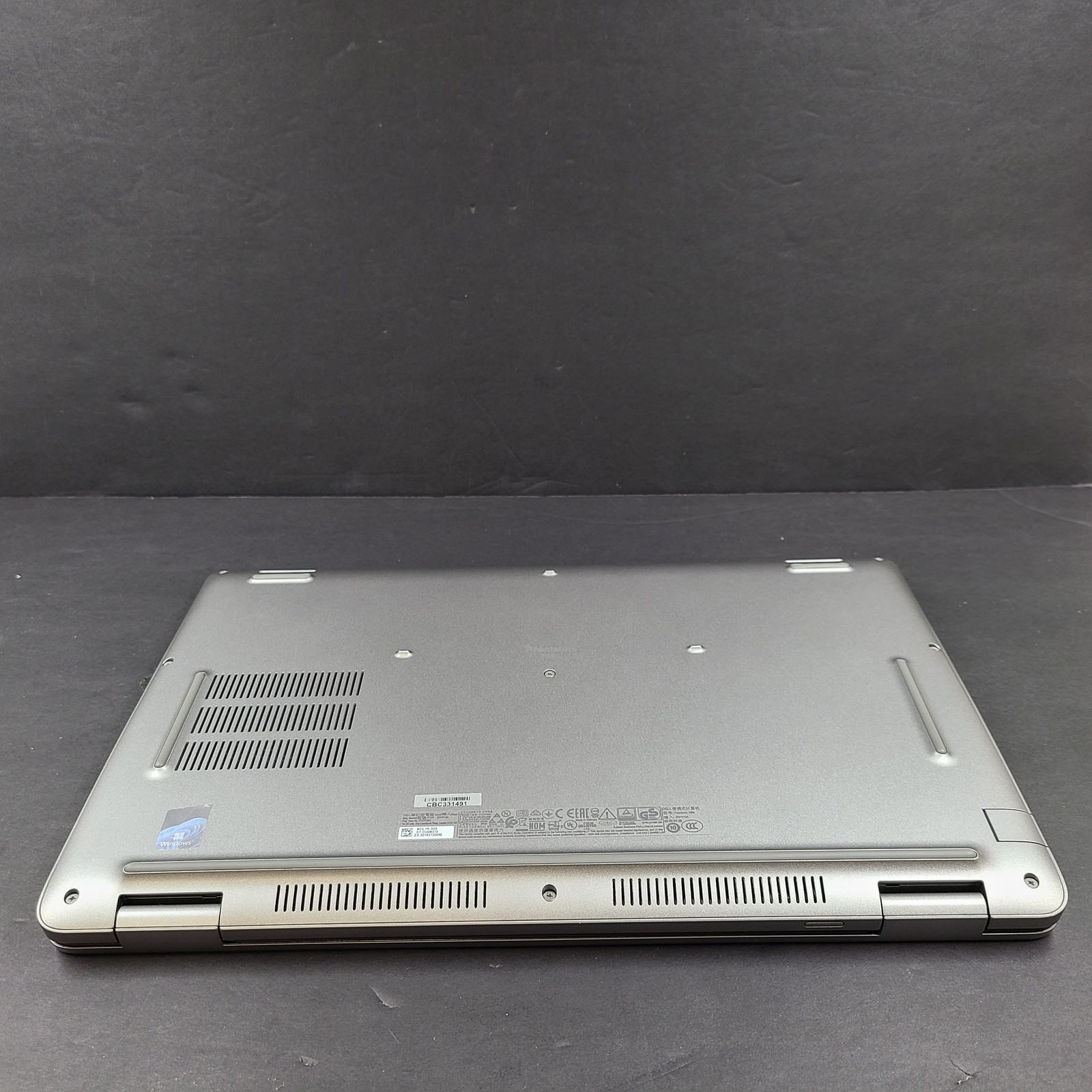 Dell Precision 3590 15.6″ Intel Ultra 7 155H @1.40 GHz NO SSD 32GB RAM FOR PARTS