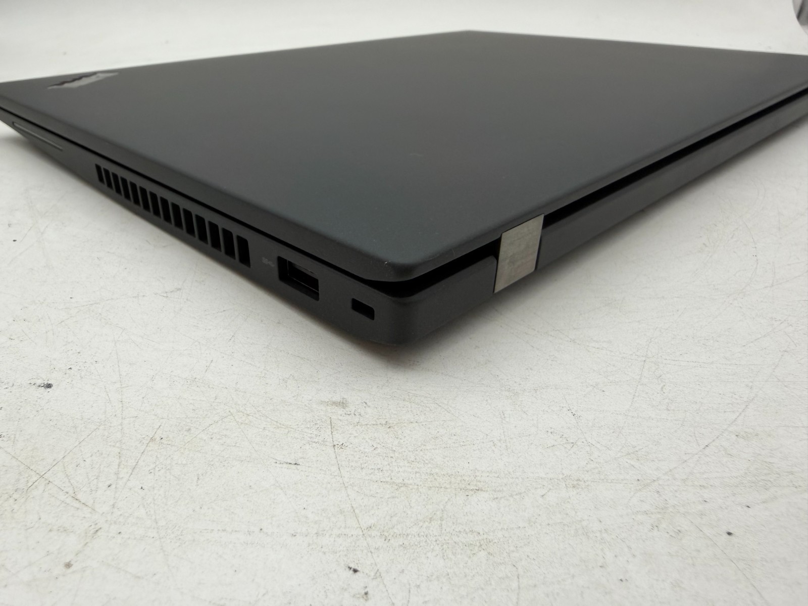 Lenovo ThinkPad P16s Gen 2 16″ 512 GB SSD 16 GB RAM Ryzen 5 Pro 7540U AMD 740M