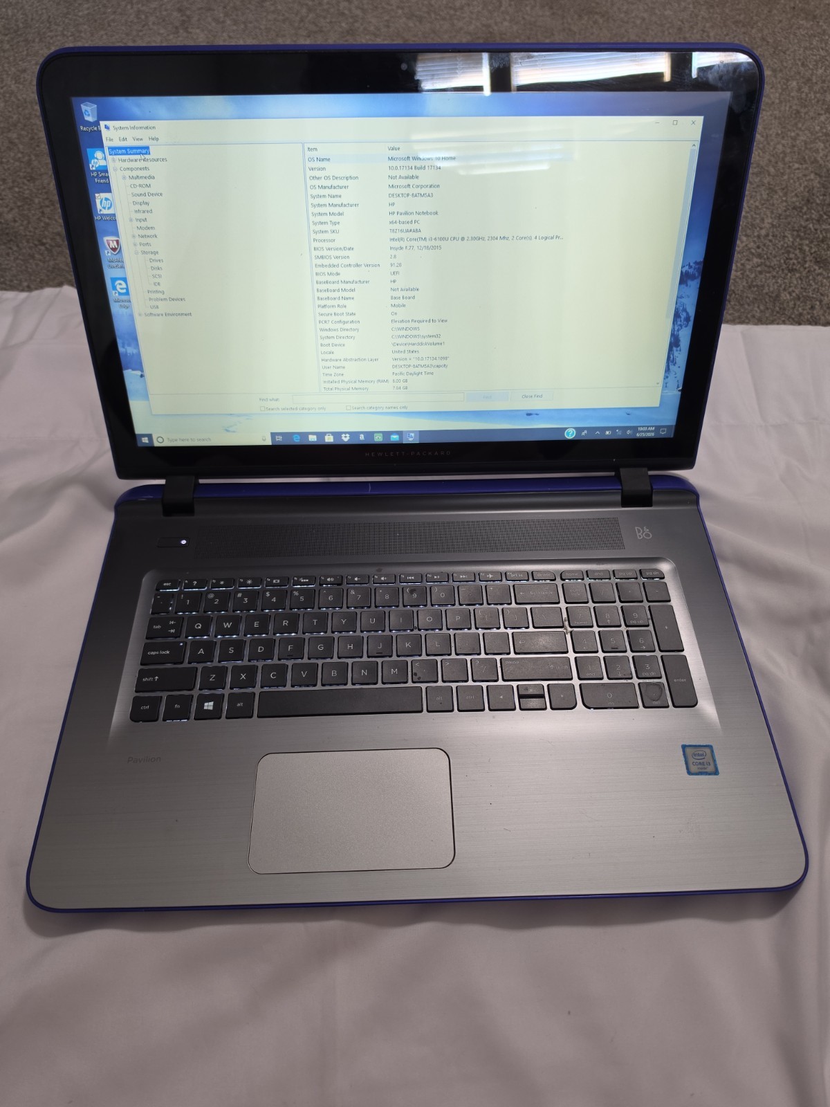 Hp Pavilion 17 Notebook Intel Core i3 6th Gen, 1tb HD, 8 Gb Ram.