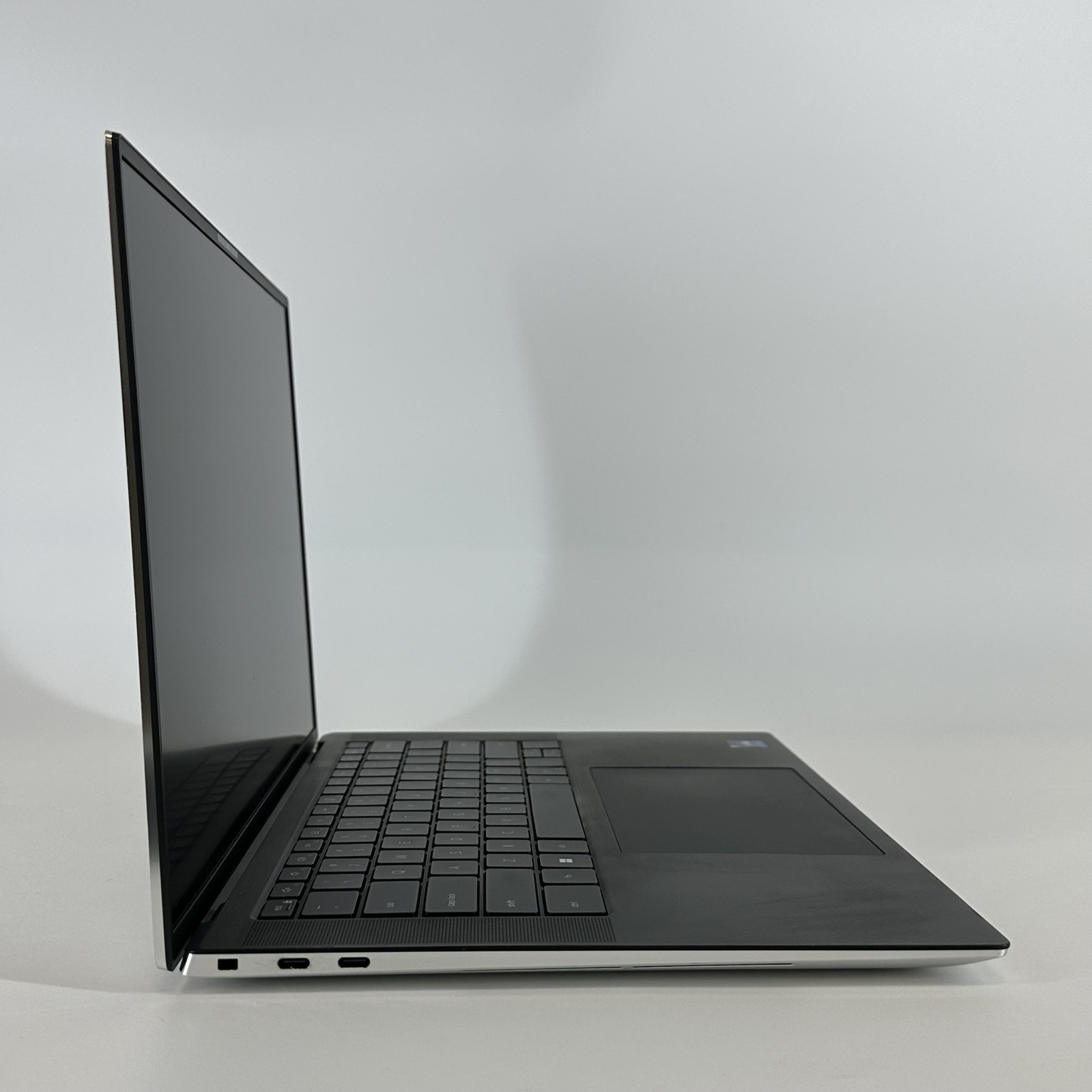 Dell XPS 15 9520 FHD+ 2.5 GHz i9-12900HK 32GB 1TB SSD NVIDIA RTX 3050 Ti Good