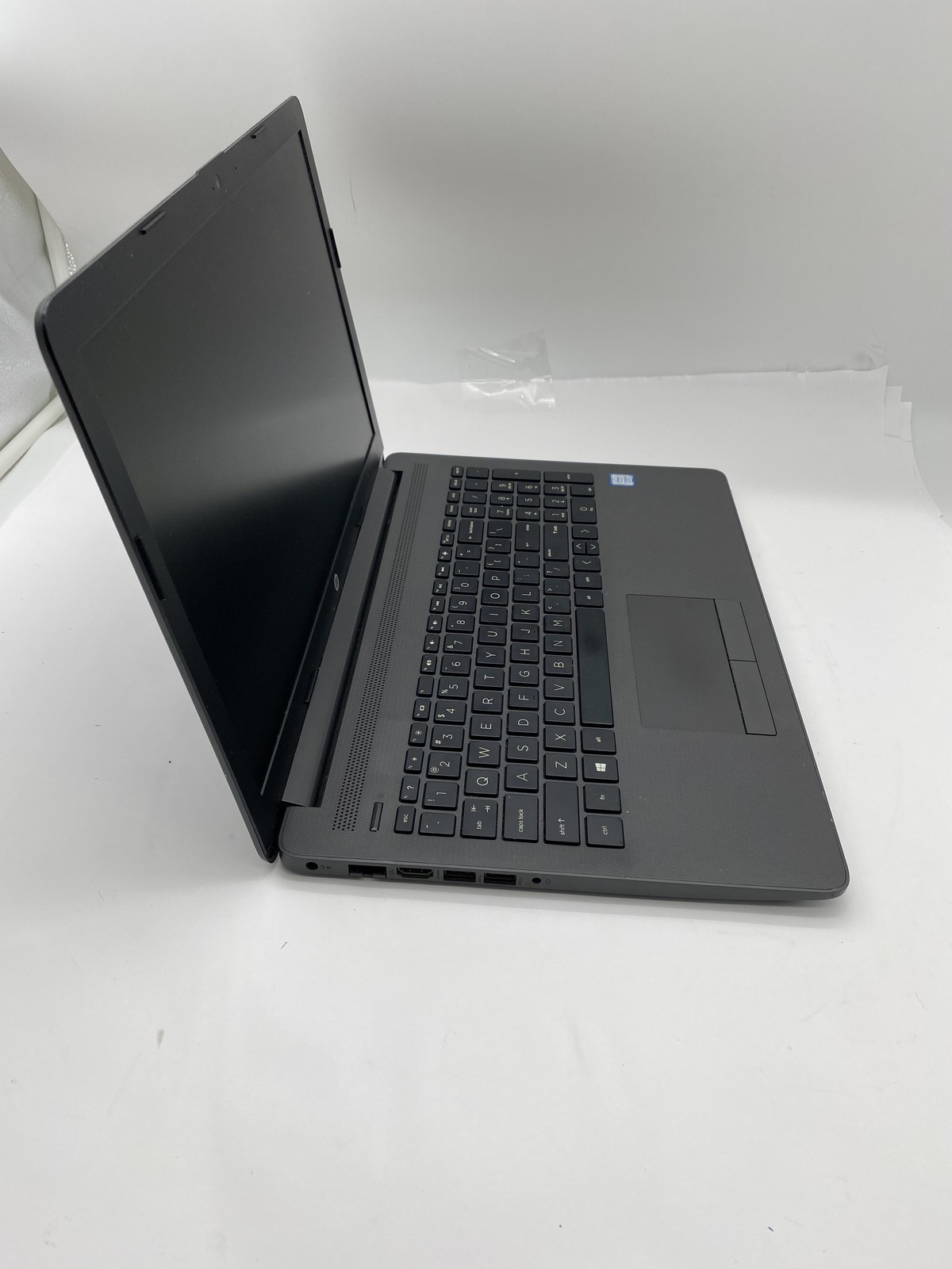 HP Notebook 250 G7 Laptop Intel Core i5 8265U No Ram – No HDD