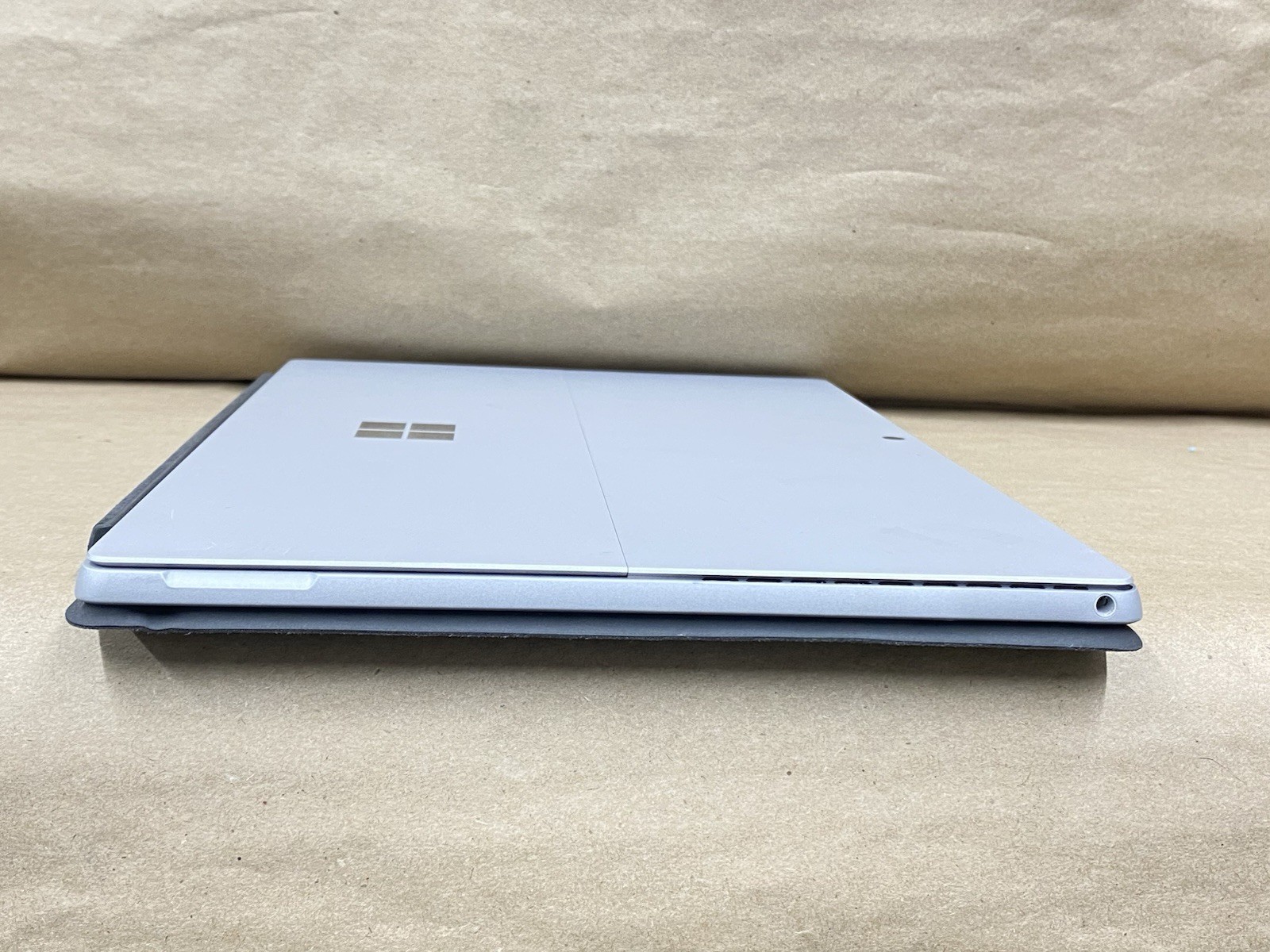 Microsoft Surface Pro 7 – 12″ 2736*1824 – i5-1035G4 – 8GB – 128GB – Win 10 READ