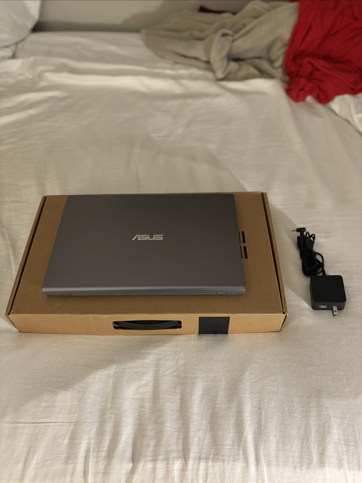 ASUS VivoBook 14″ Laptop Ryzen 3 8GB RAM 128GB SSD Windows 11 Gray M415D