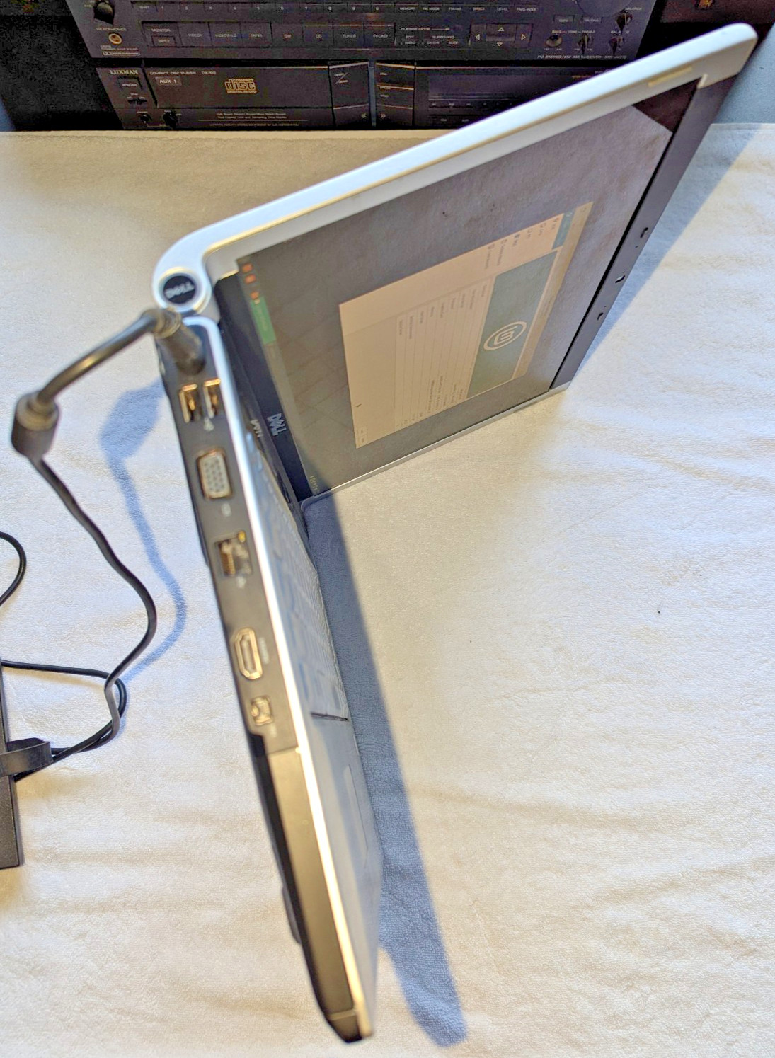 DELL XPS M1530 Laptop Intel(R) Core 2 Duo CPU, 4GB, SSD, Working