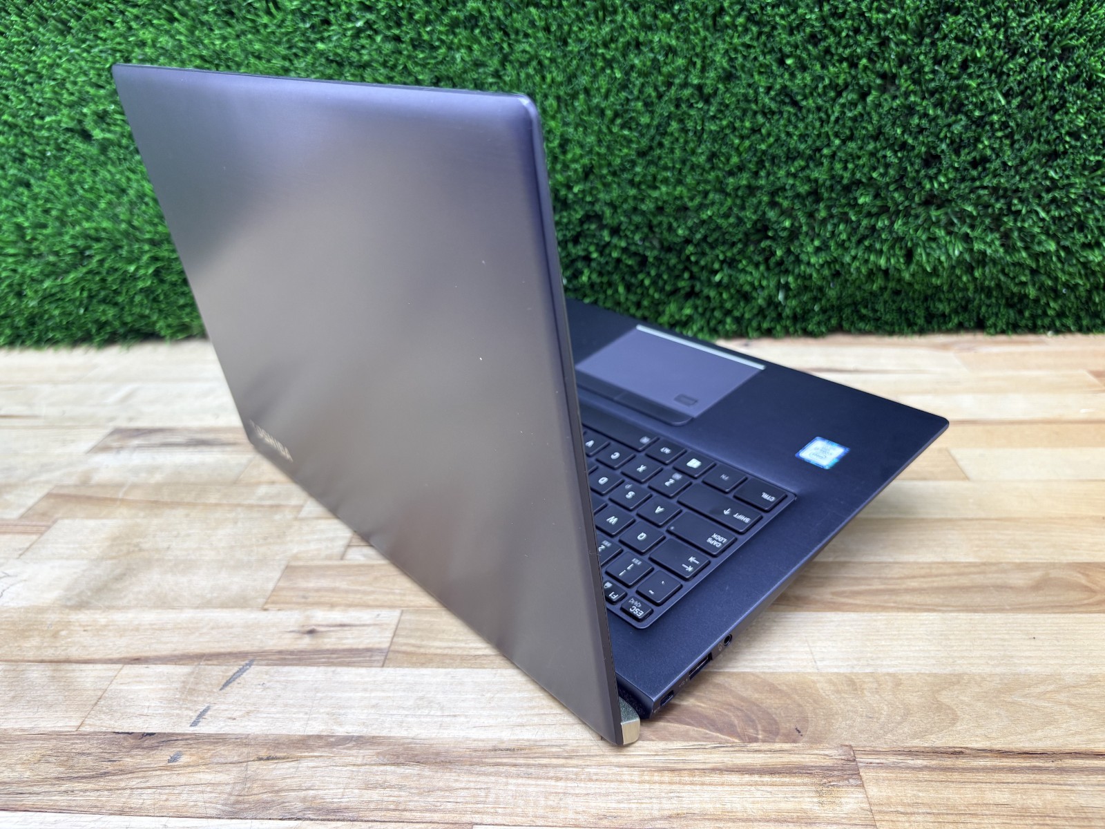 Toshiba DynaBook Tecra X40-E Intel i7-8th Gen 1.90GHz 16GB RAM 256GB SSD Win11P*
