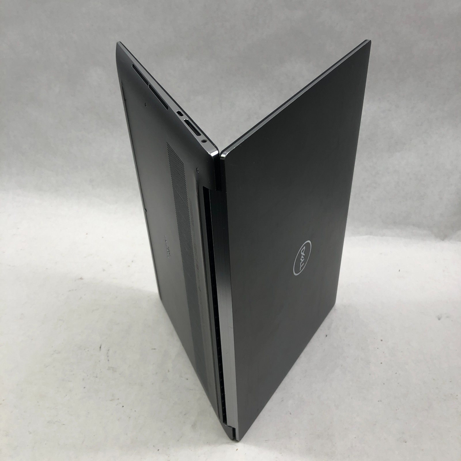 Dell Precision 5550 15.6″ Core i7-10875H 16GB RAM 512GB SSD Quadro T2000 No OS