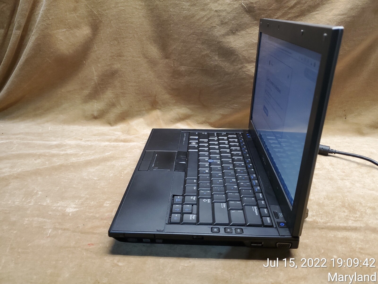 Dell Latitude E4310 Core i5 M560 2.67 GHz 8 GB 500 ,13.3″ W Charger Please read
